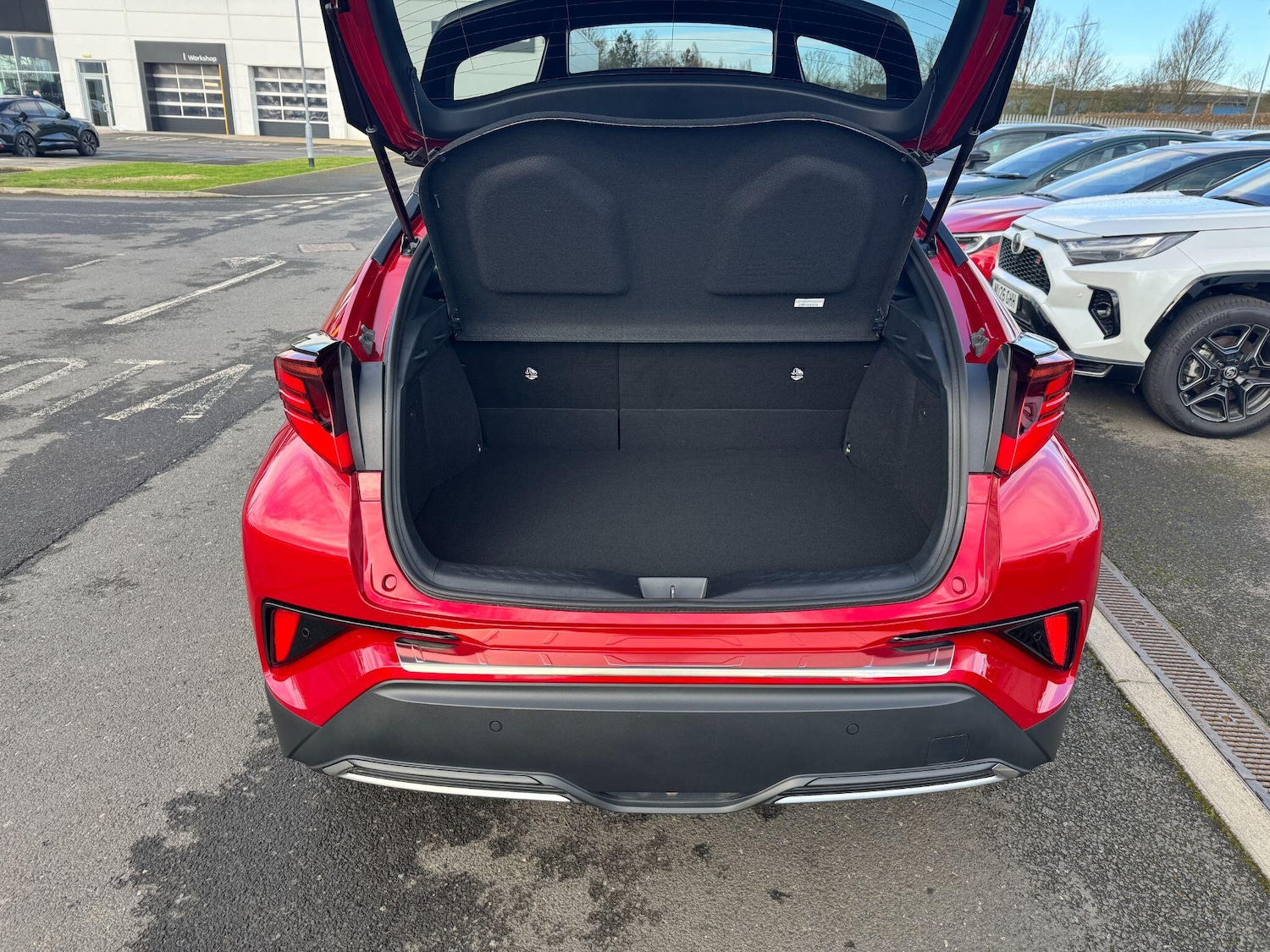 Used Toyota C-HR 2023 for sale - 78034028: Photo 10