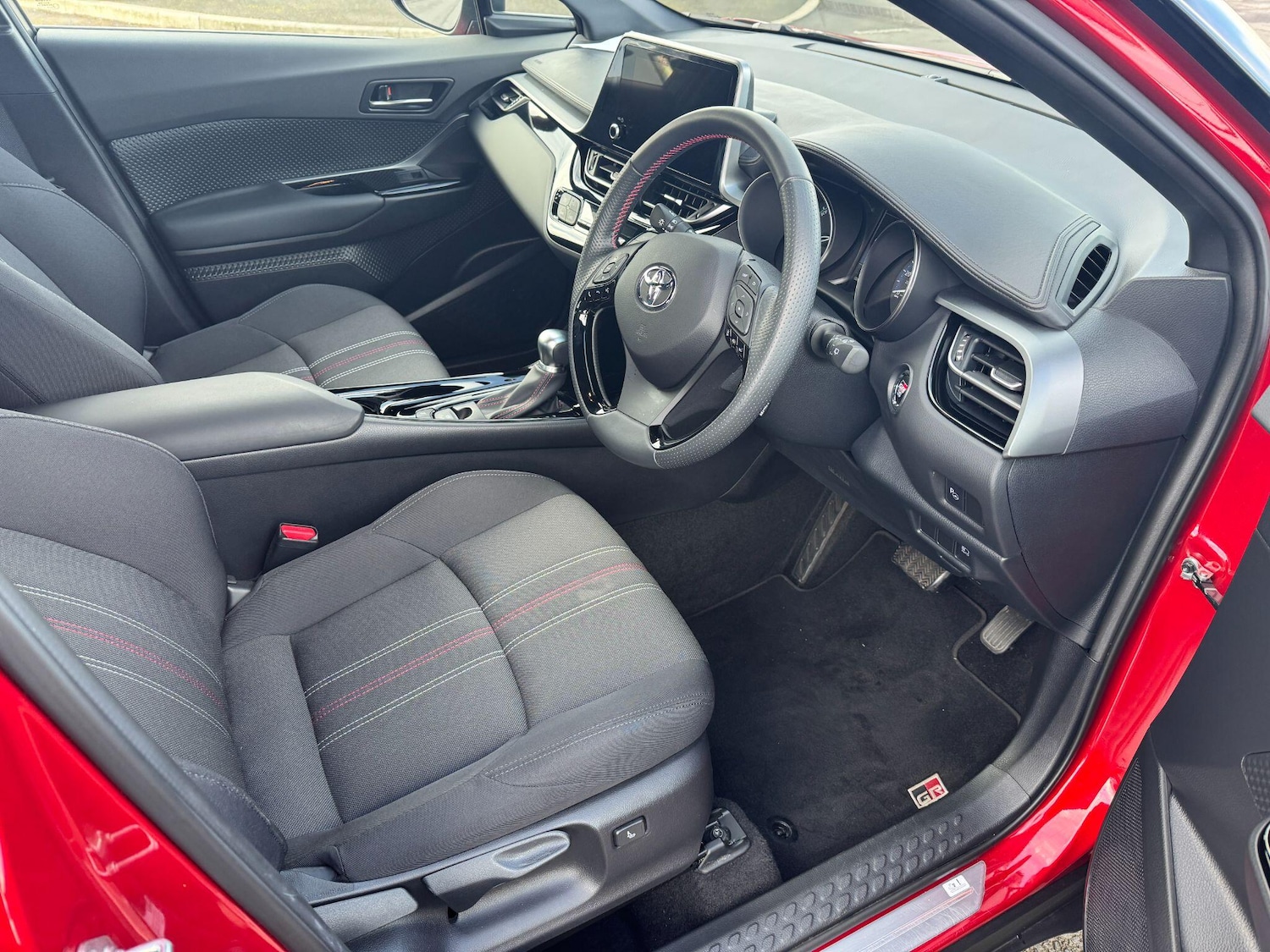 Used Toyota C-HR 2023 for sale - 78034028: Photo 11