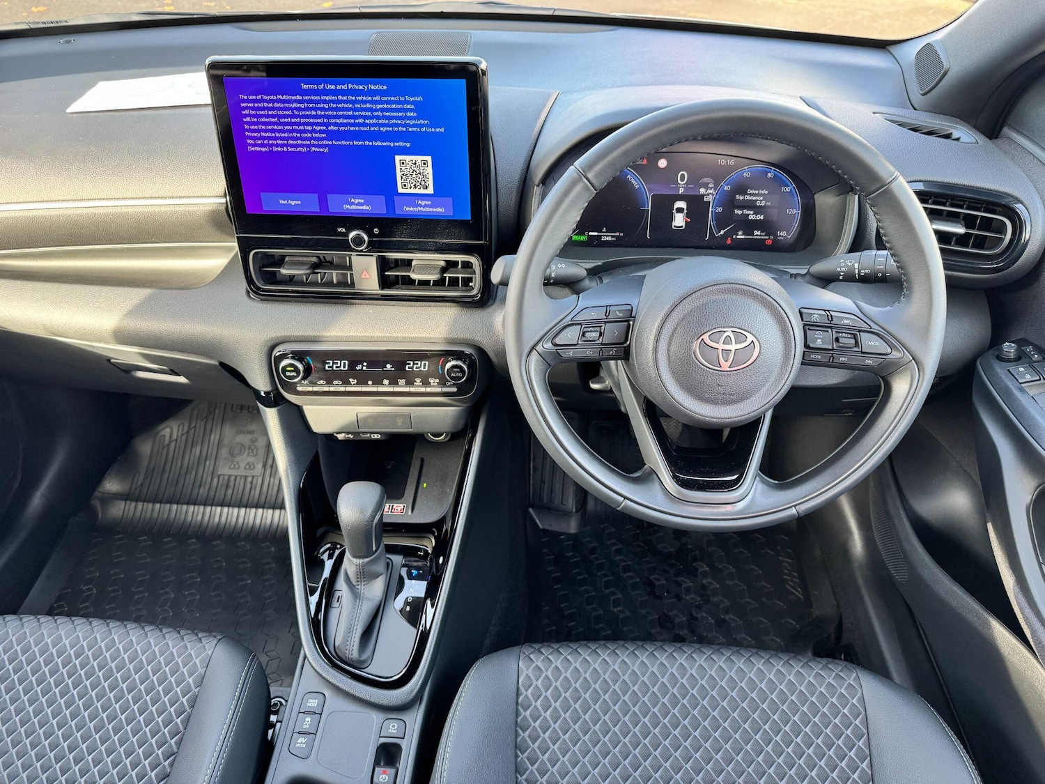 Used Toyota Yaris 2024 for sale - 76537702: Photo 15