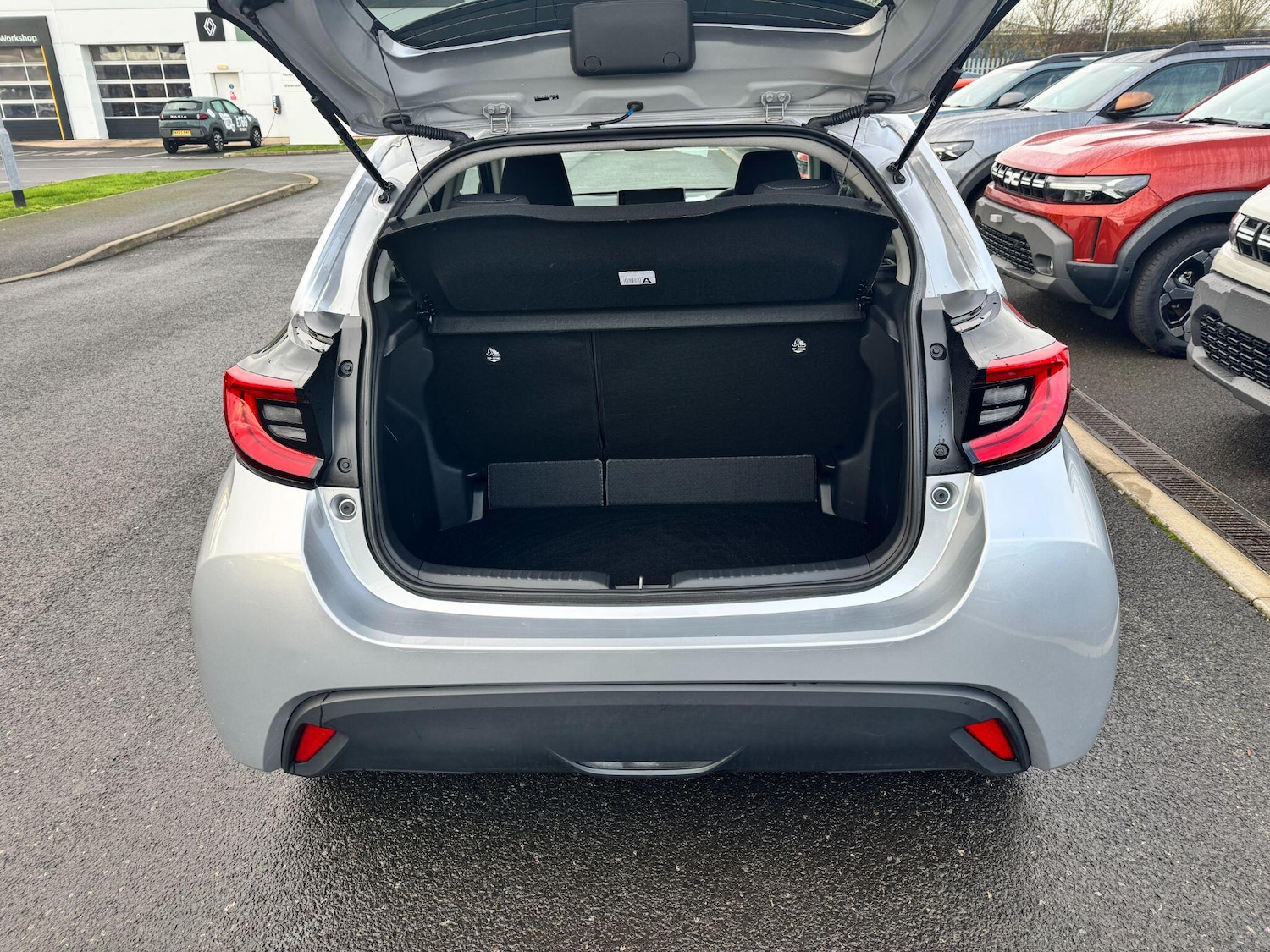 Used Toyota Yaris 2025 for sale - 77646706: Photo 10