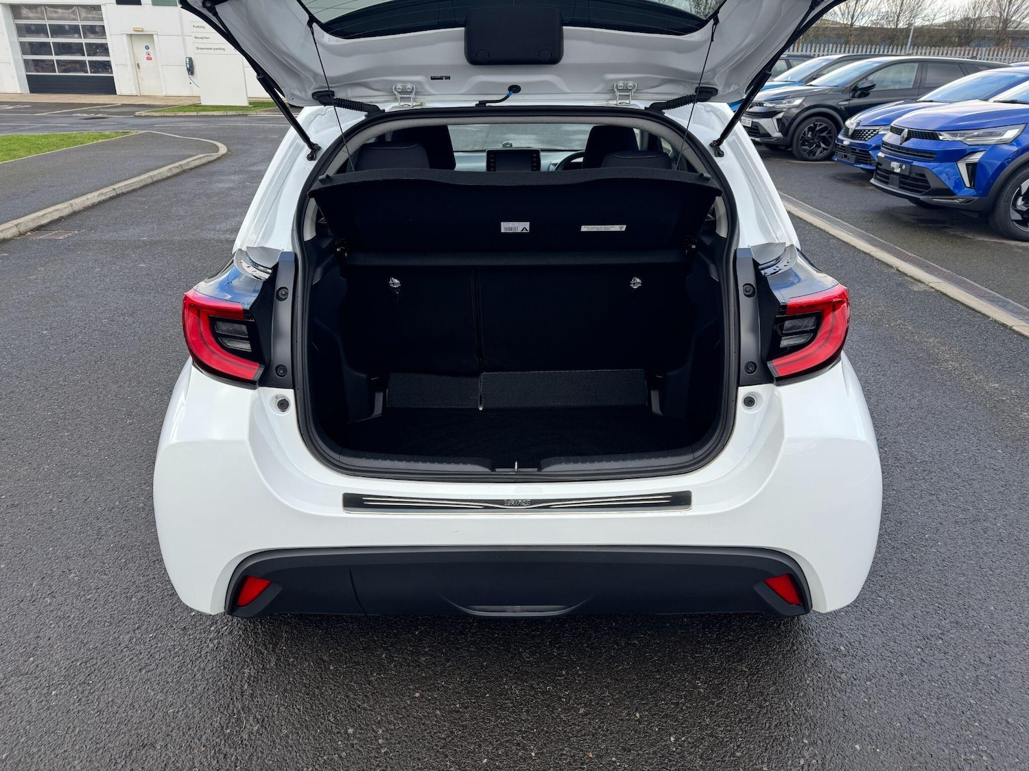 Used Toyota Yaris for sale - 77882592: Photo 10