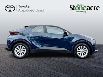 Used Toyota C-HR 2024 for sale - 77238500: Photo