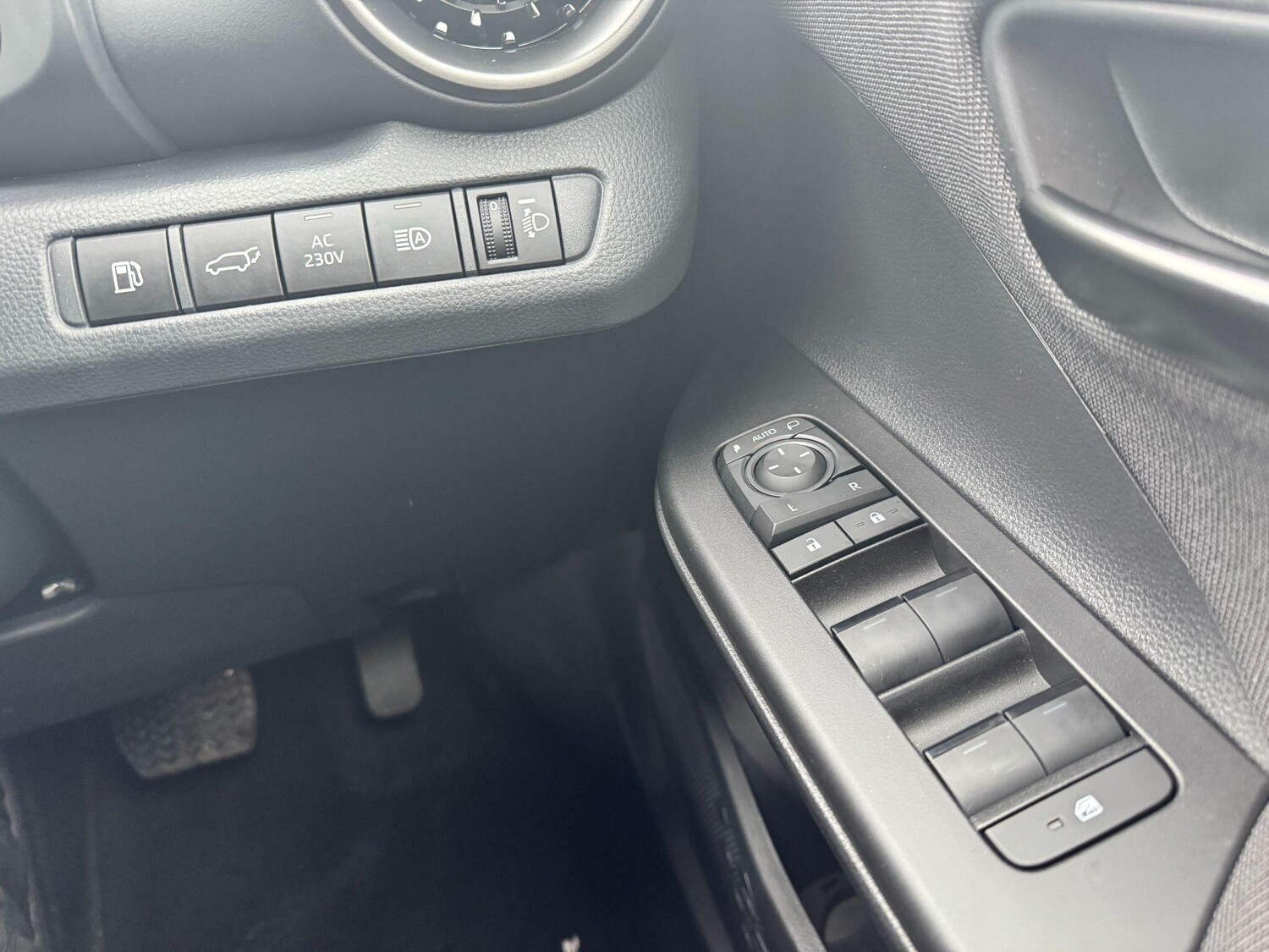 Used Toyota C-HR for sale - 77497010: Photo 18