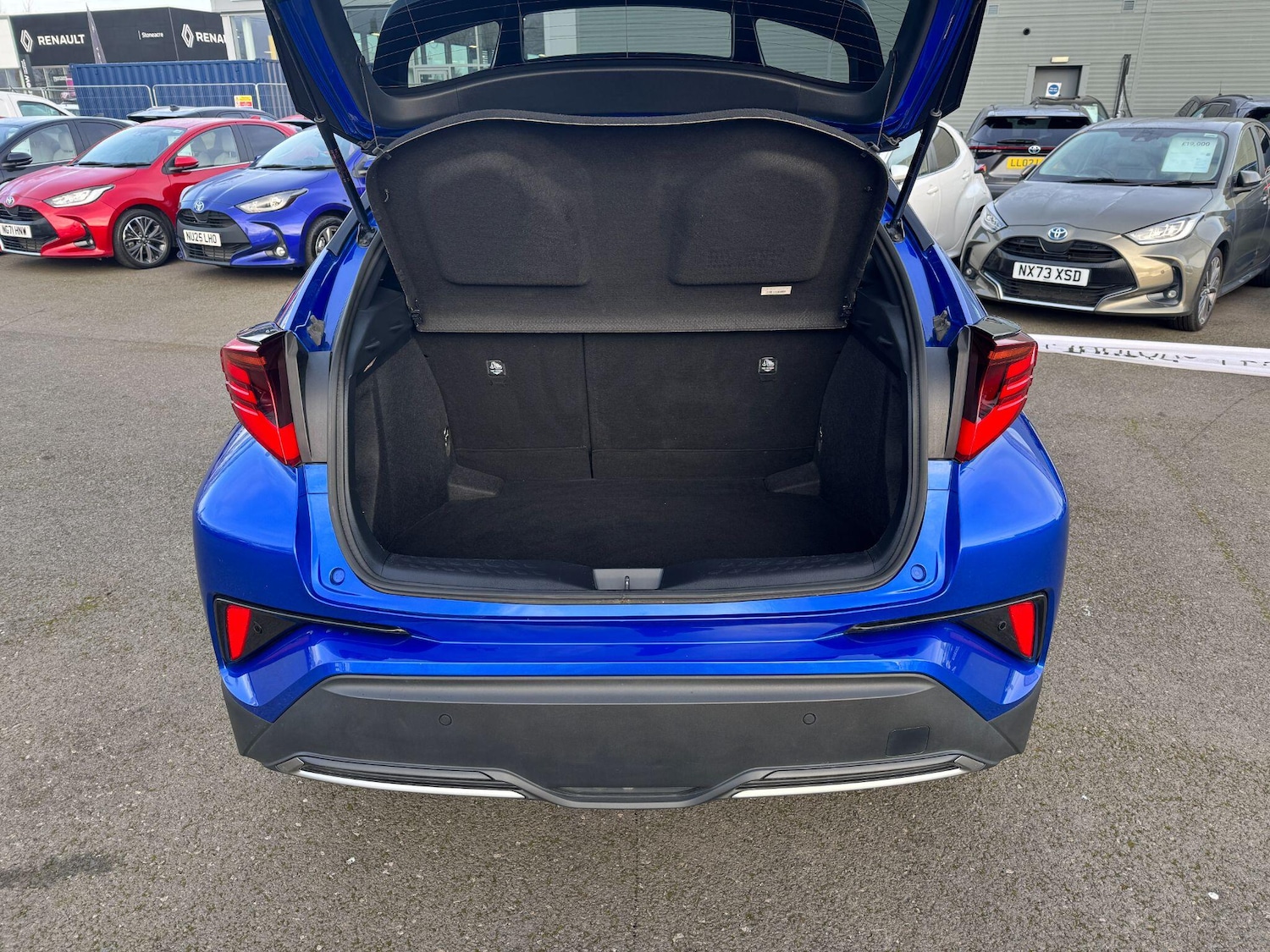 Used Toyota C-HR 2021 for sale - 77709799: Photo 10