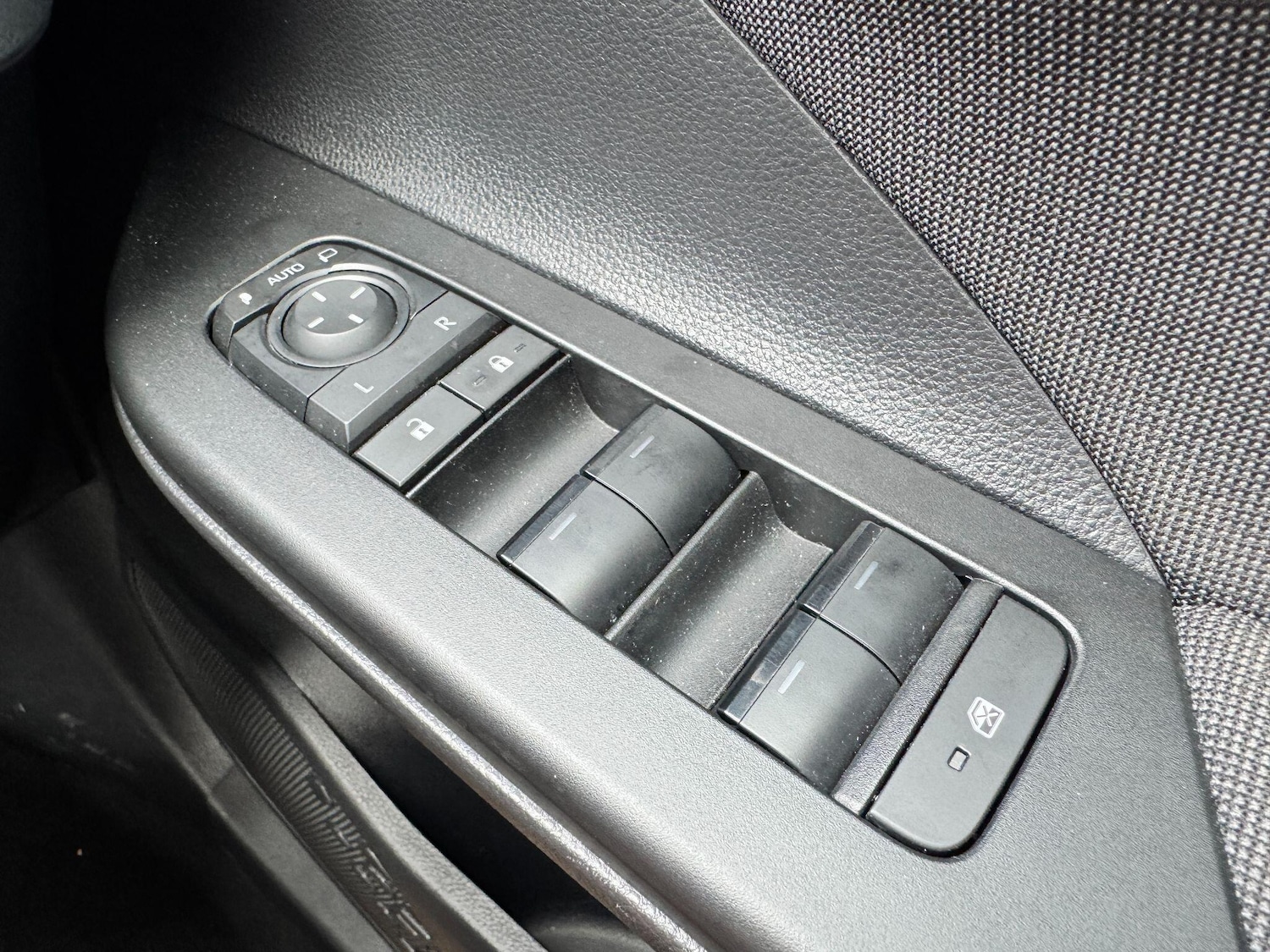 Used Toyota C-HR 2024 for sale - 77344407: Photo 19