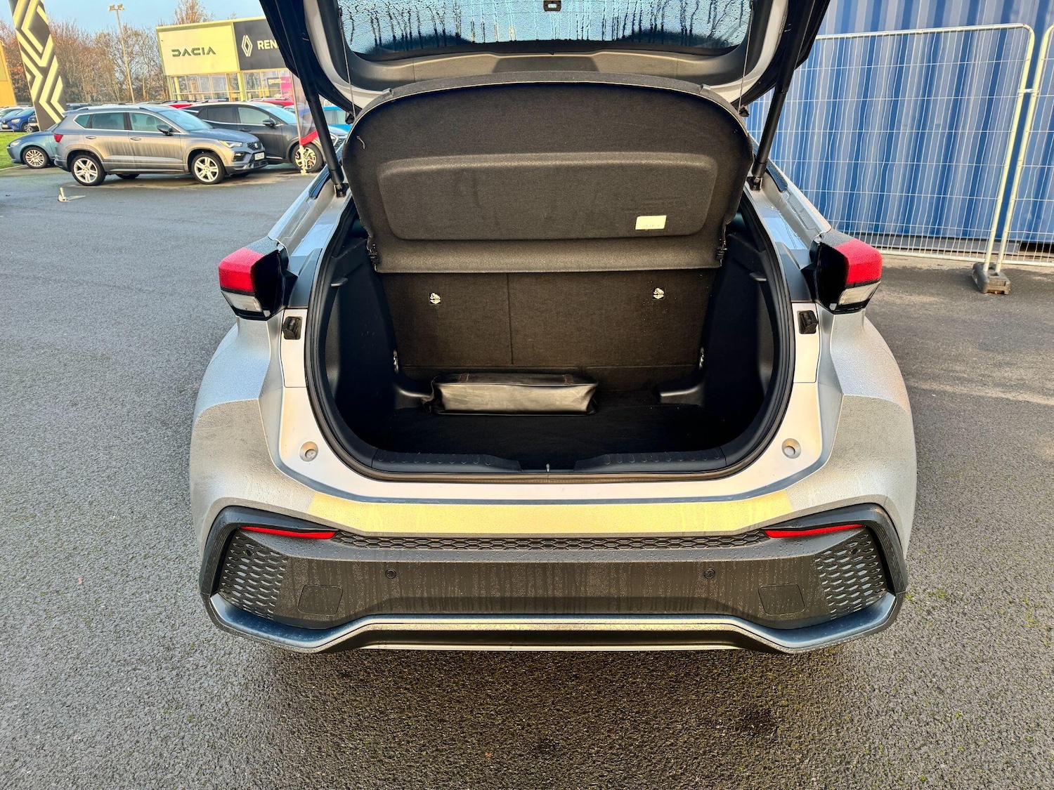 Used Toyota C-HR 2024 for sale - 77131399: Photo 10