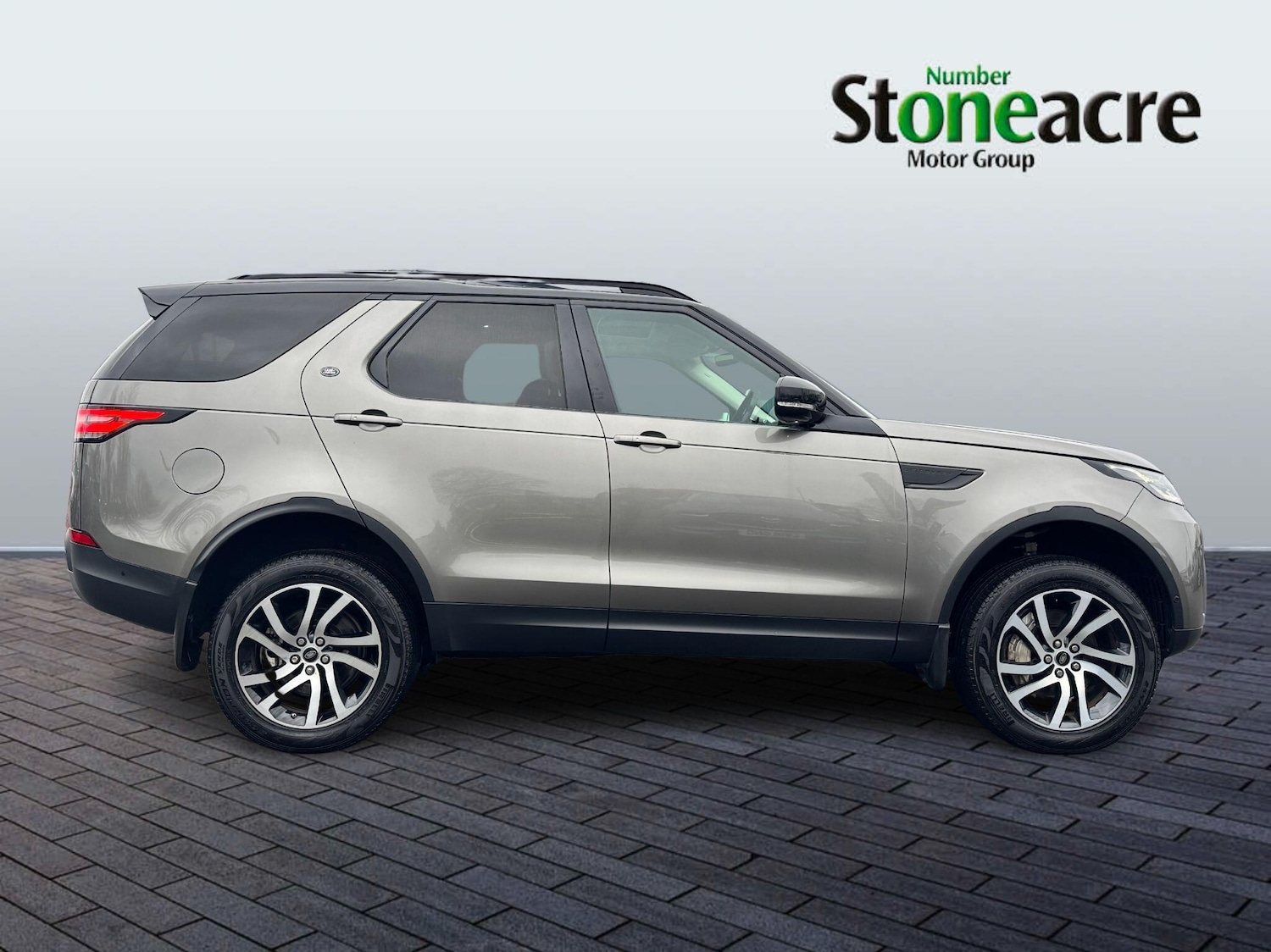 Used Land Rover Discovery 2020 for sale - 77468266: Photo 2