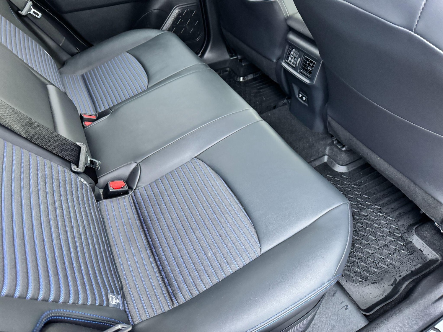 Used Toyota RAV4 2020 for sale - 77215977: Photo 12