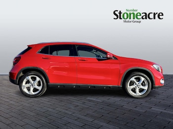 Used Mercedes-Benz GLA 2017 for sale - 76121842: Photo 2
