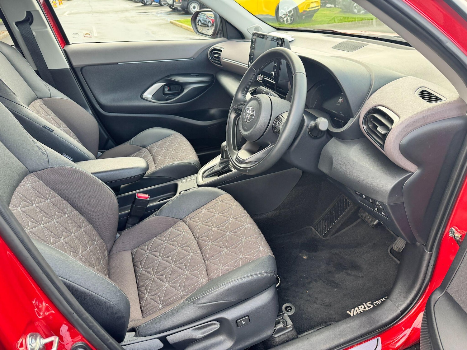 Used Toyota Yaris Cross 2023 for sale - 77290837: Photo 11