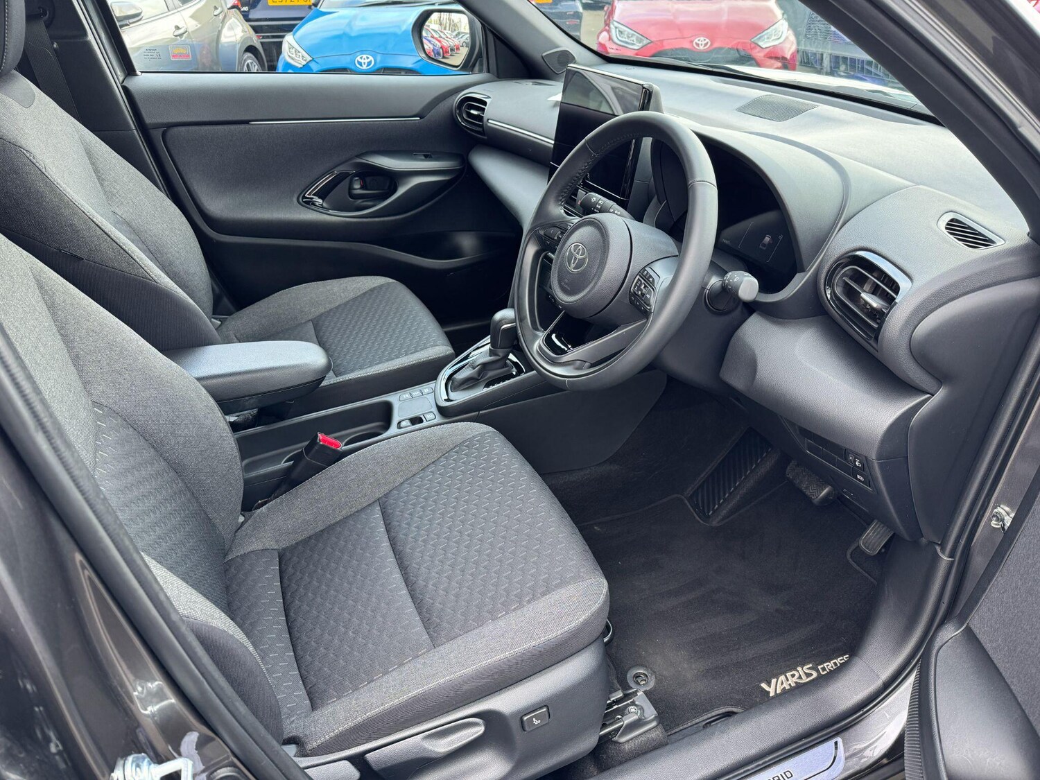 Used Toyota Yaris Cross 2024 for sale - 77738109: Photo 11