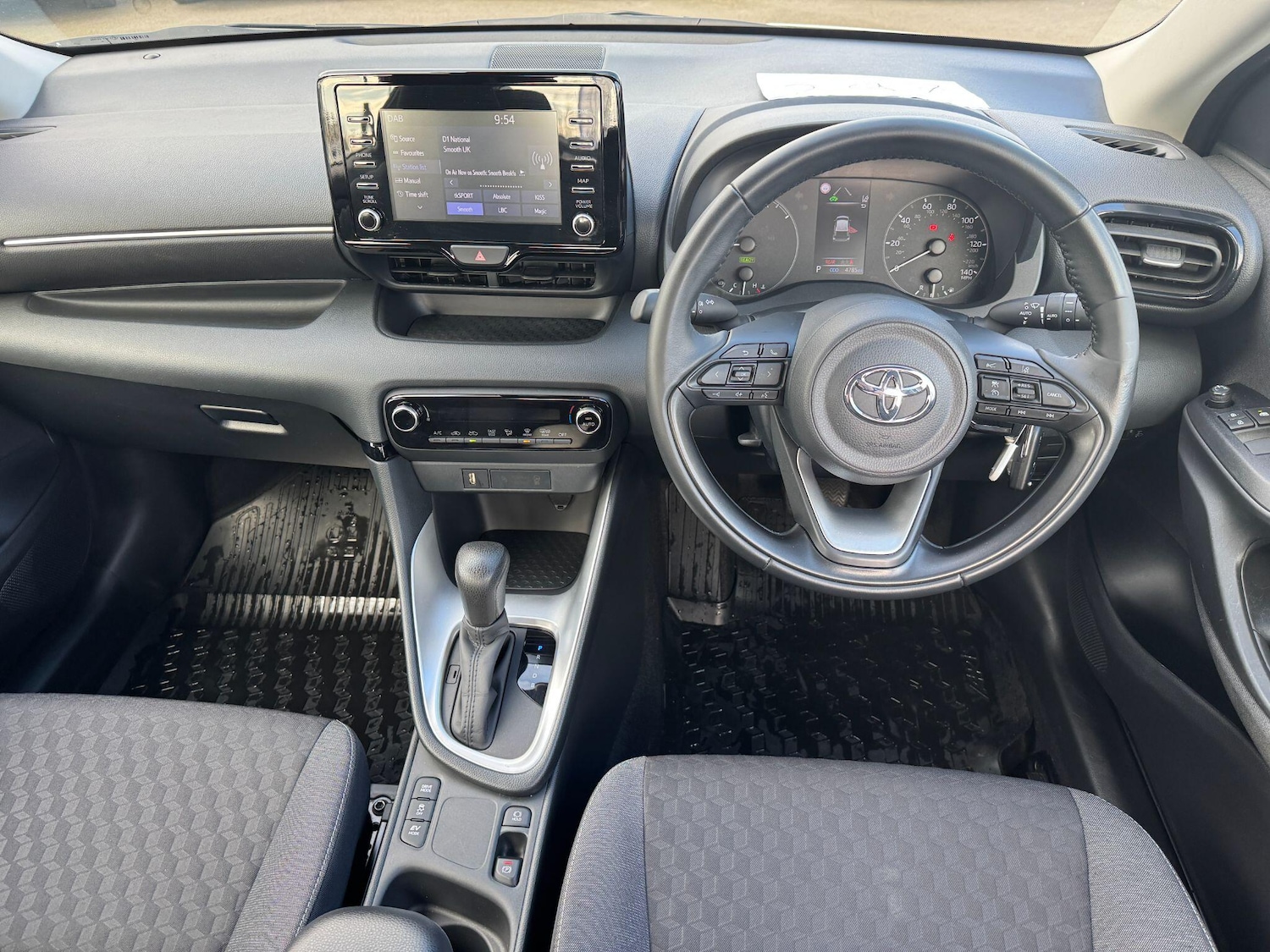 Used Toyota Yaris for sale - 77823820: Photo 15