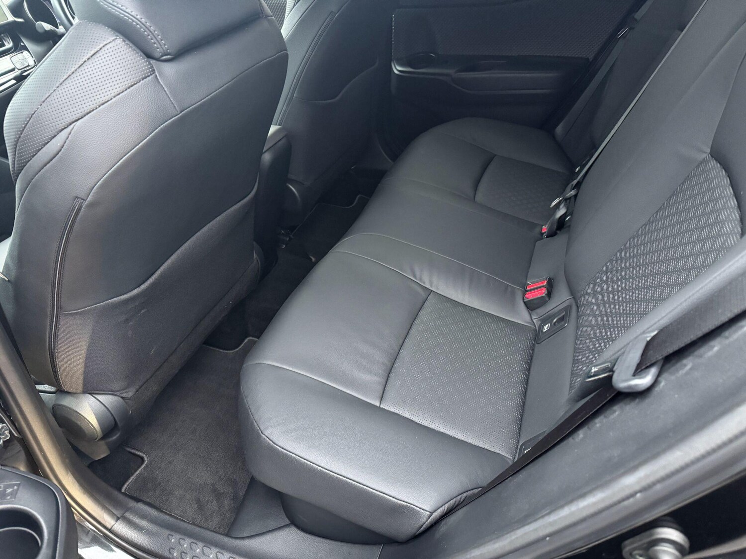 Used Toyota C-HR 2023 for sale - 77511185: Photo 13