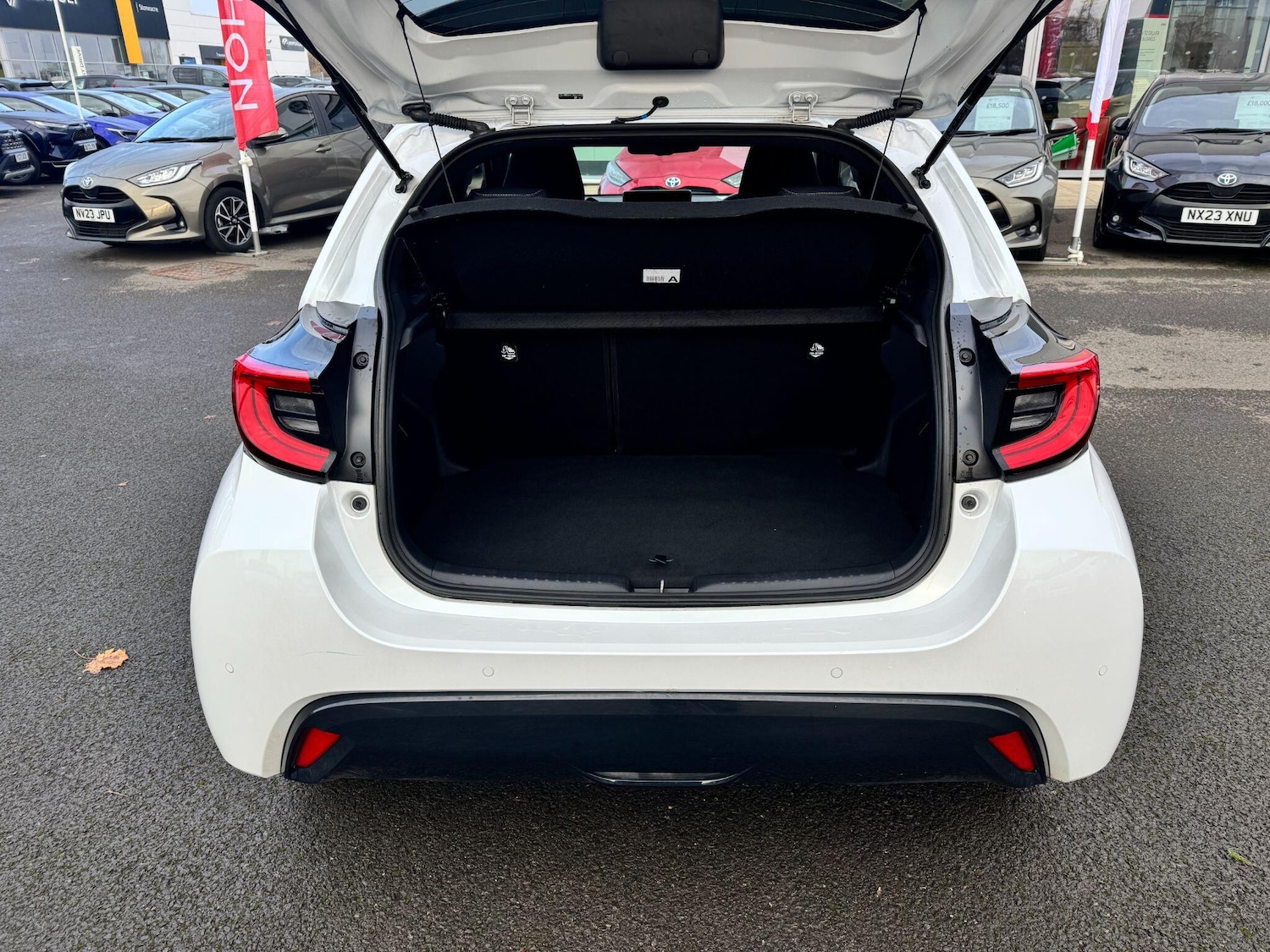 Used Toyota Yaris 2024 for sale - 77215443: Photo 10