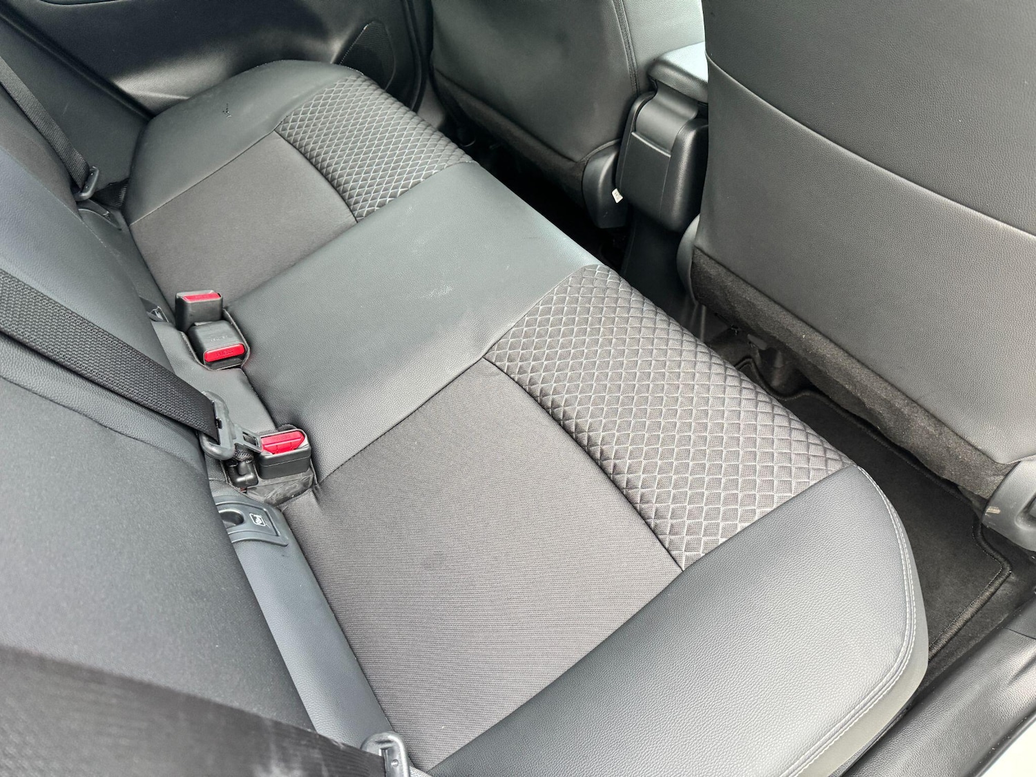 Used Toyota Yaris 2024 for sale - 77215443: Photo 12