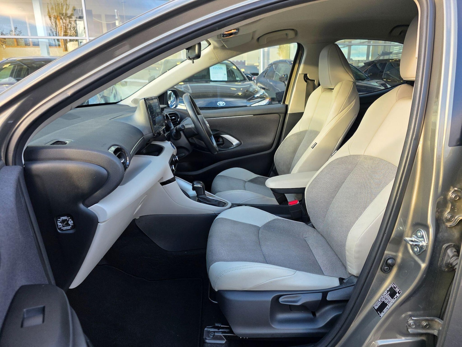 Used Toyota Yaris 2023 for sale - 77598293: Photo 14