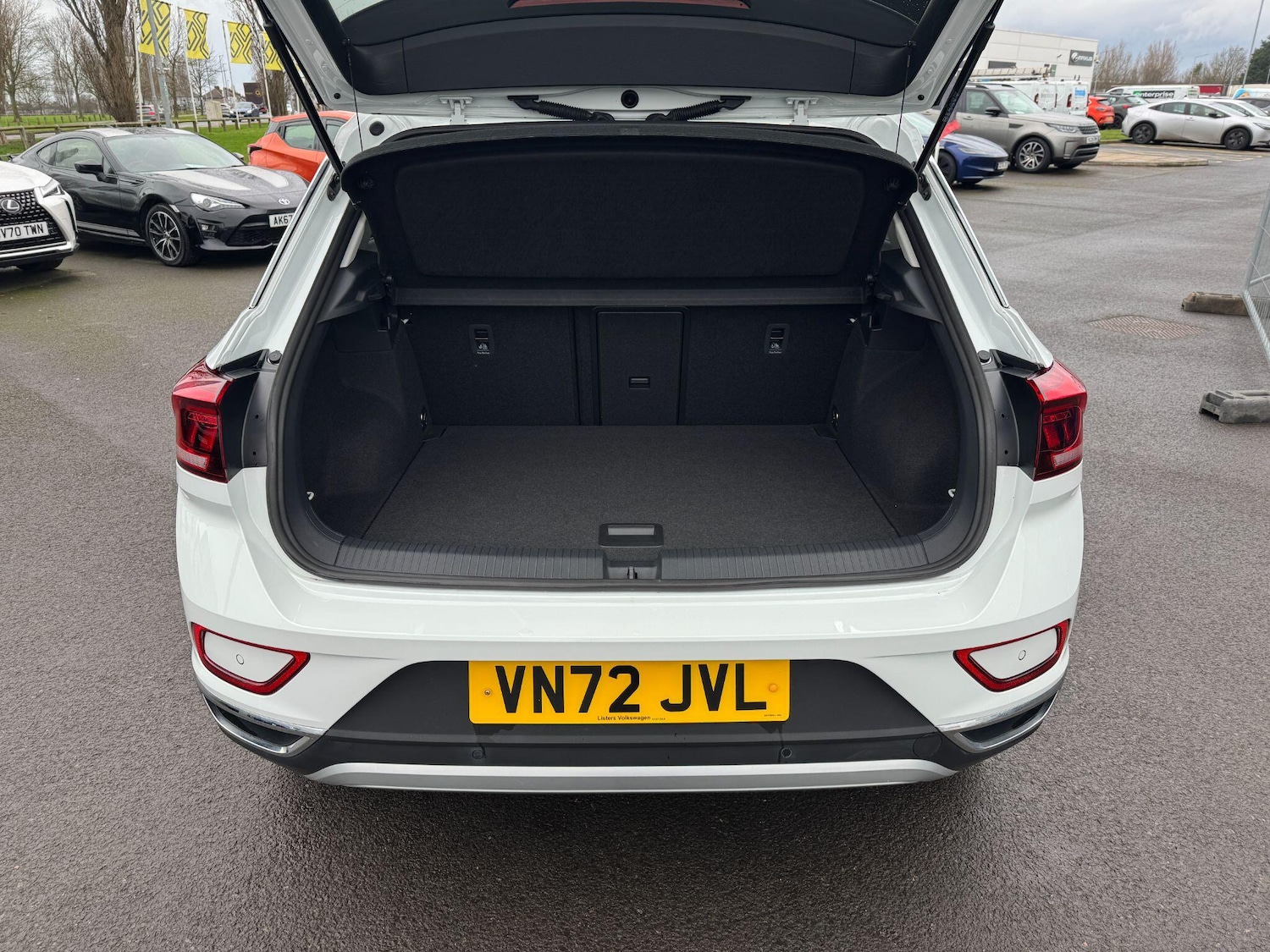 Used Volkswagen T-Roc 2022 for sale - 77682977: Photo 10