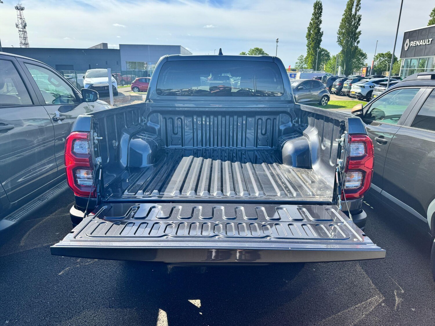 Used Toyota Hilux 2025 for sale - 77722826: Photo 10