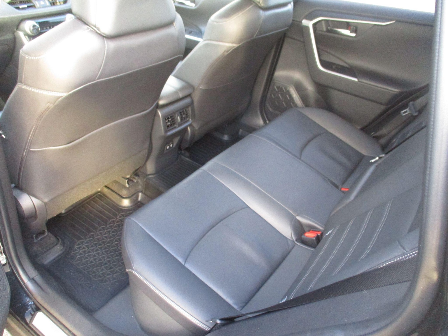 Used Toyota RAV4 2019 for sale - 77710192: Photo 13