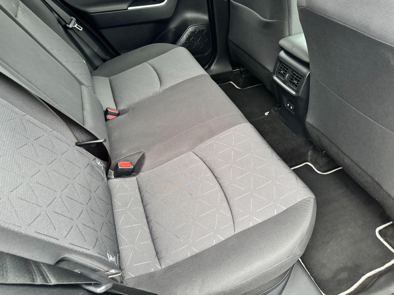 Used Toyota RAV4 for sale - 76702445: Photo 12