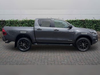 Used Toyota Hilux 2025 for sale - 79793428: Photo