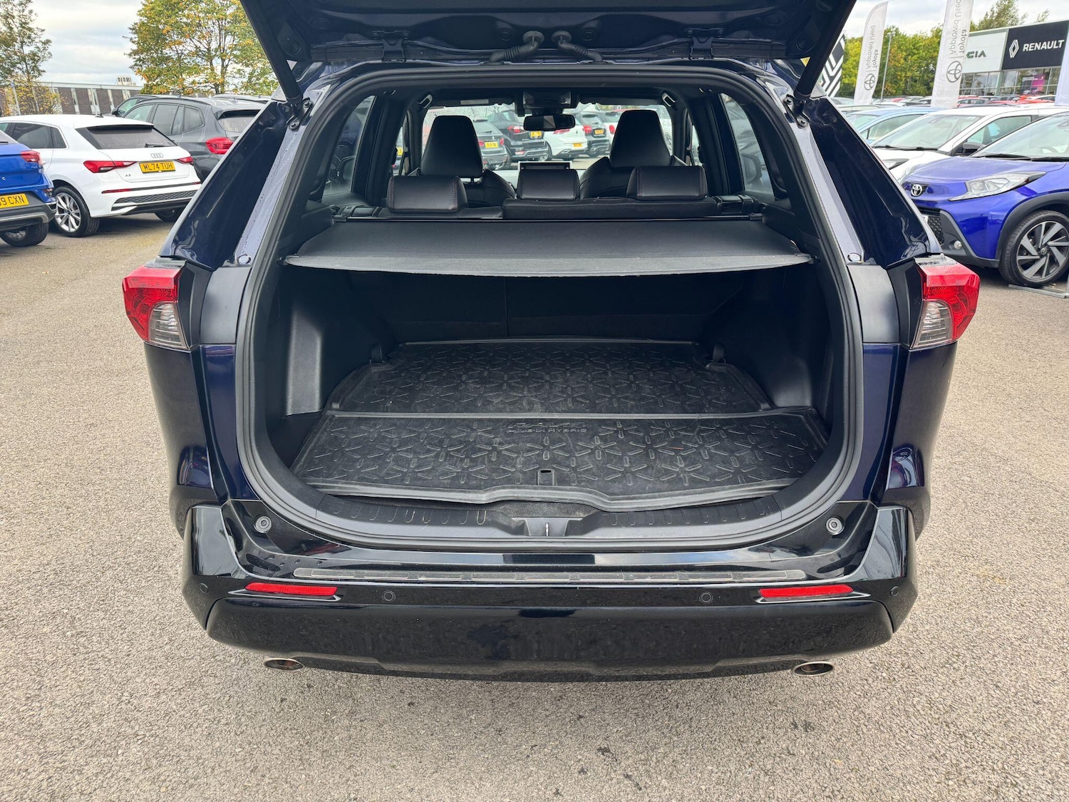 Used Toyota RAV4 2022 for sale - 76701534: Photo 10