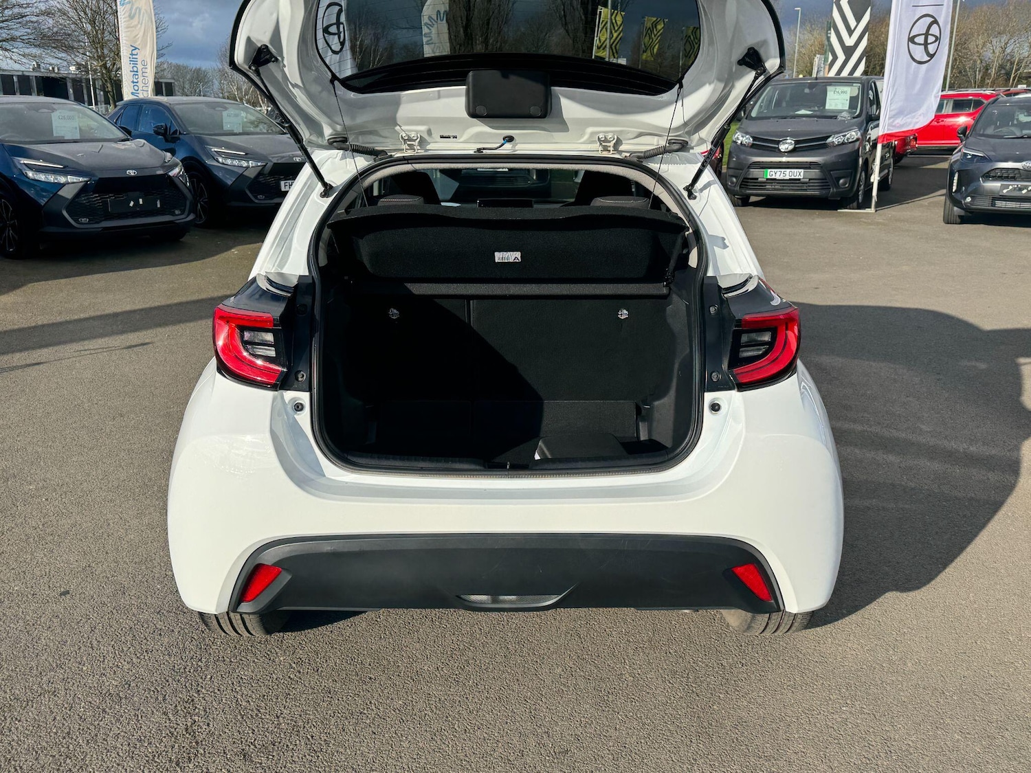 Used Toyota Yaris for sale - 77823661: Photo 10