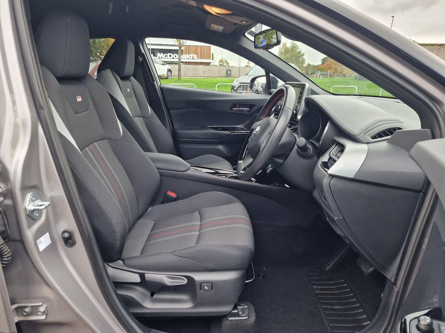 Used Toyota C-HR 2022 for sale - 77625185: Photo 11