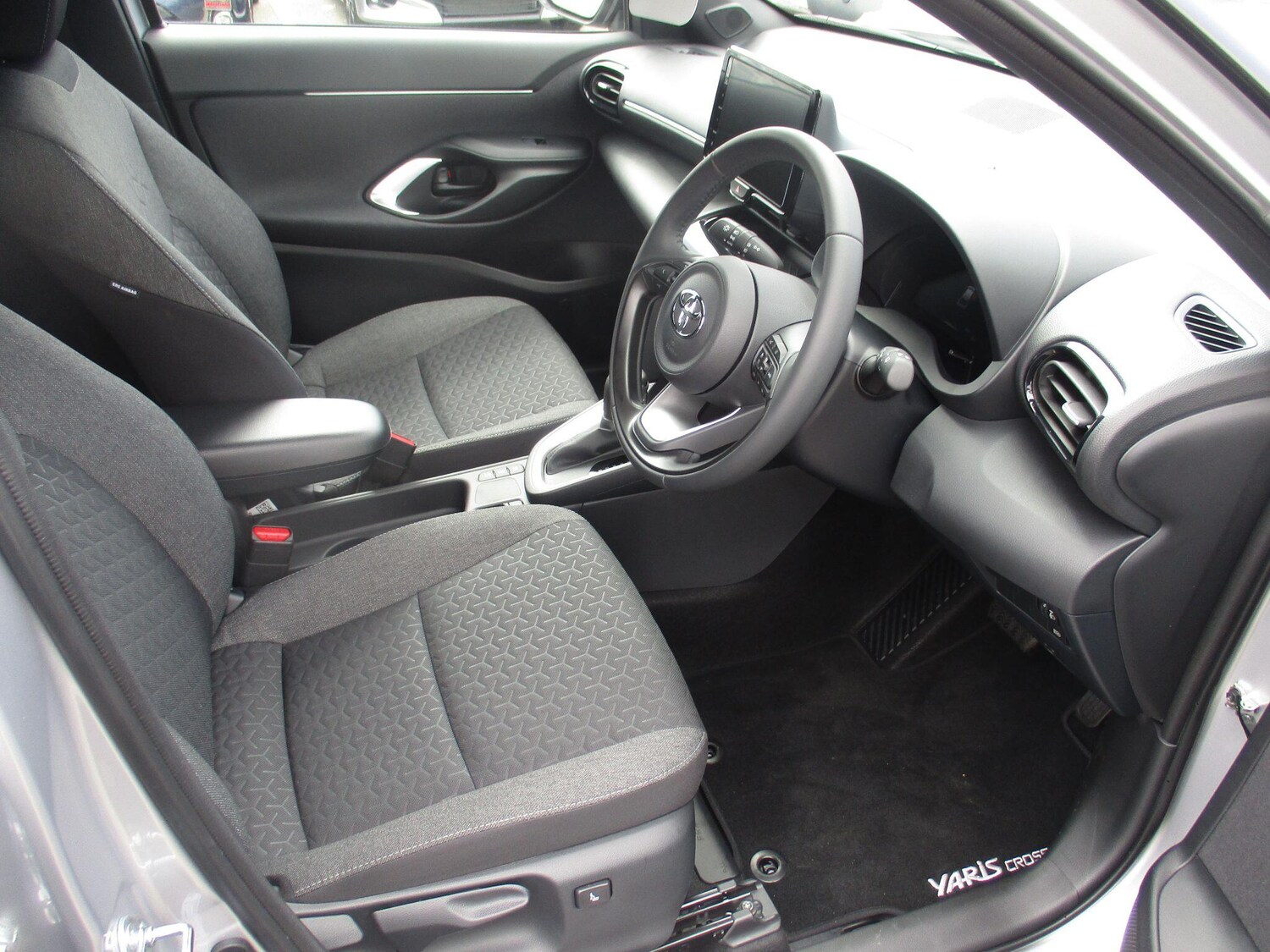 Used Toyota Yaris Cross 2023 for sale - 77852857: Photo 11