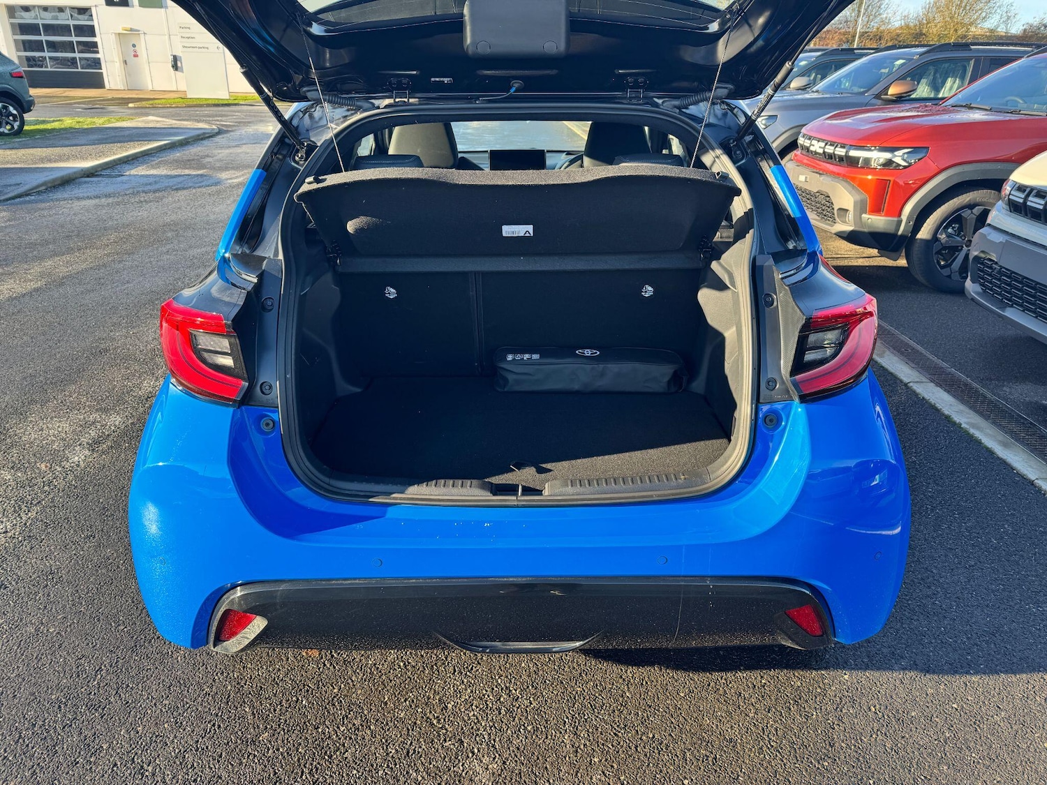 Used Toyota Yaris 2024 for sale - 77723433: Photo 10