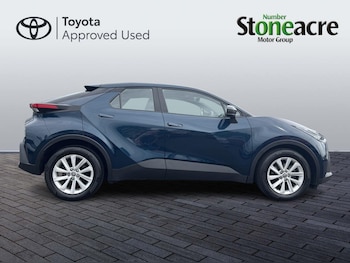 Used Toyota C-HR 2024 for sale - 79212521: Photo