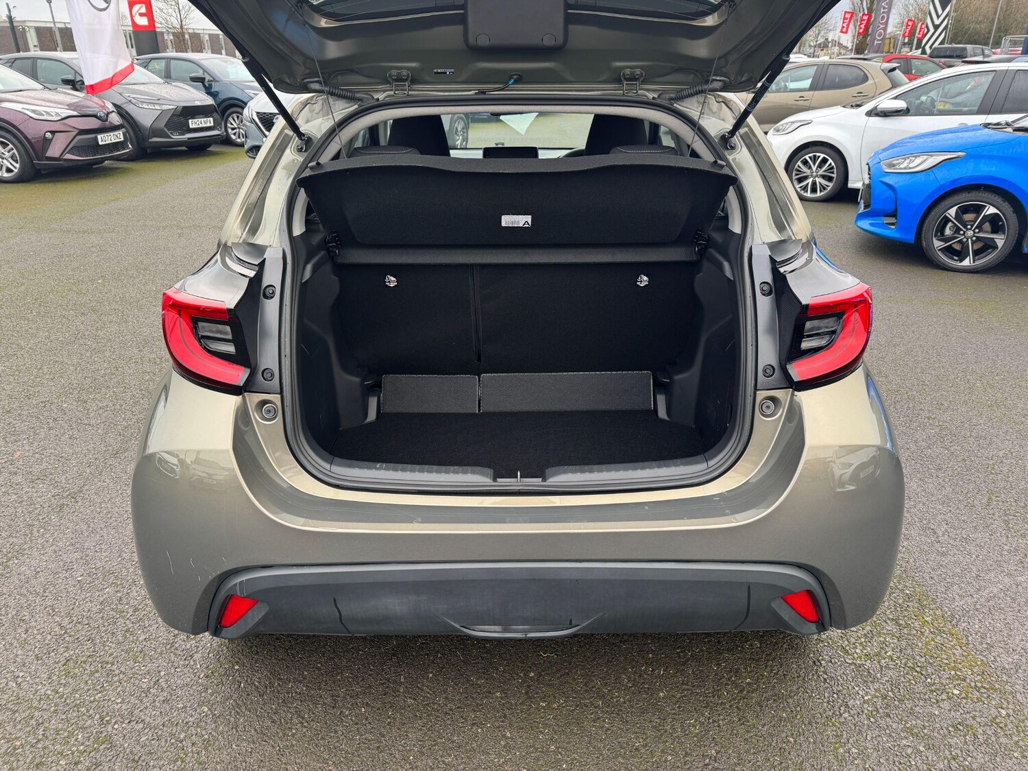 Used Toyota Yaris 2024 for sale - 77710456: Photo 10