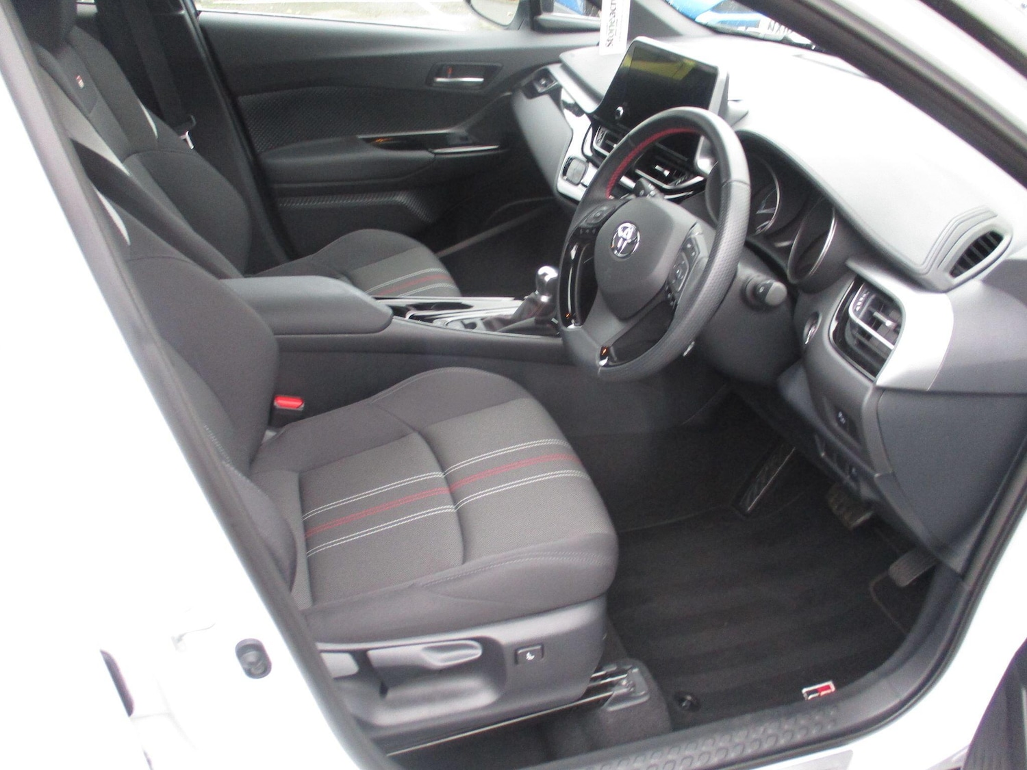 Used Toyota C-HR 2023 for sale - 76326325: Photo 13