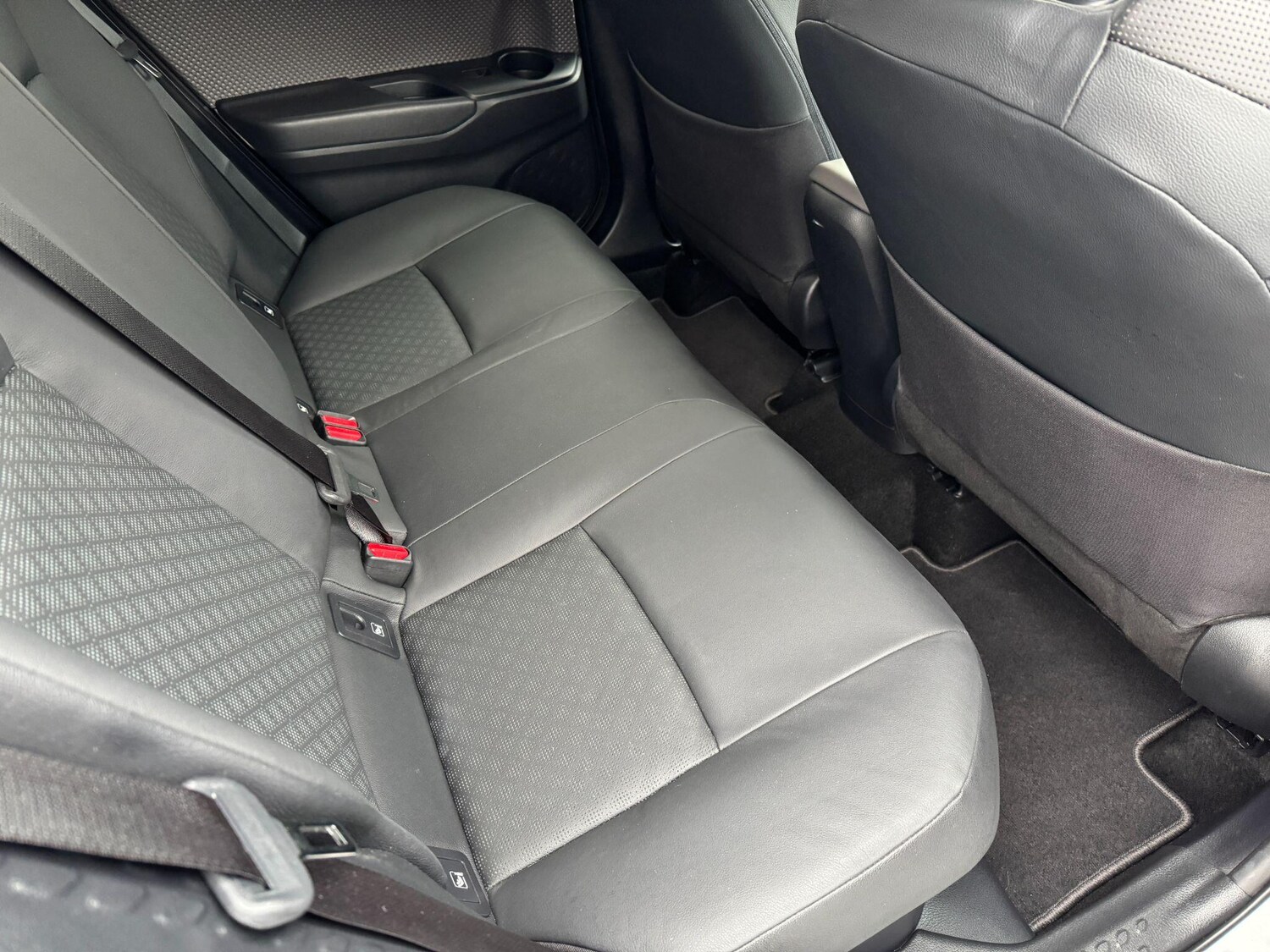 Used Toyota C-HR 2023 for sale - 78047093: Photo 12