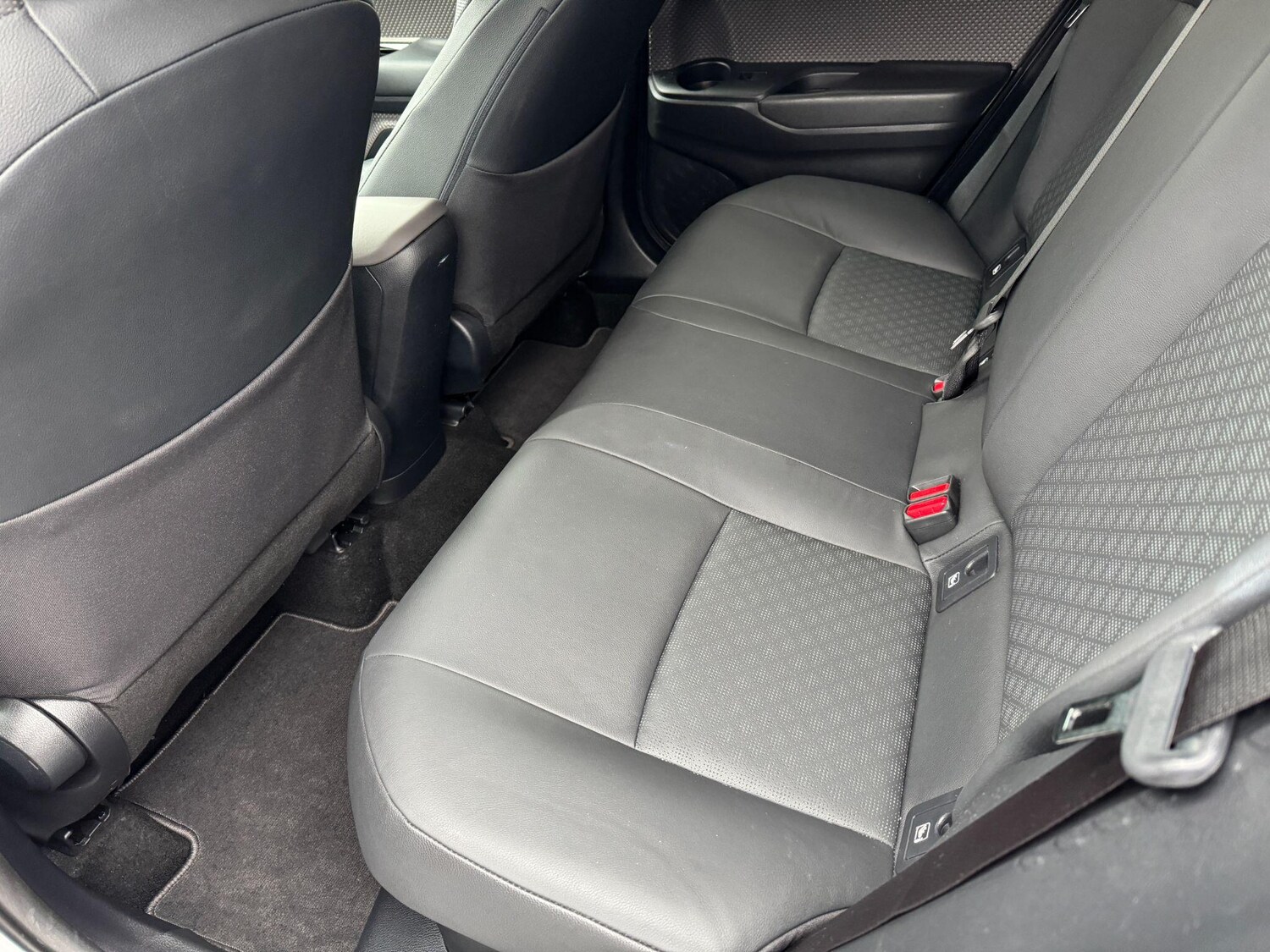 Used Toyota C-HR 2023 for sale - 78047093: Photo 13