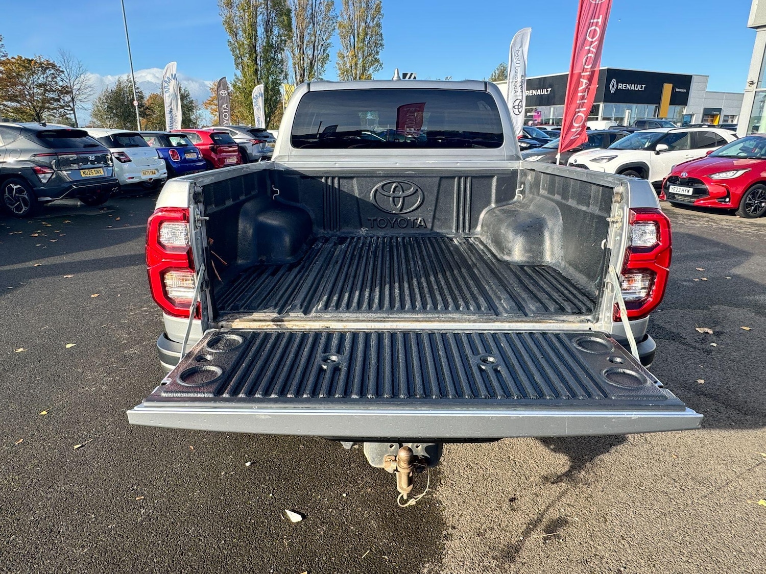 Used Toyota Hilux 2023 for sale - 76926529: Photo 10