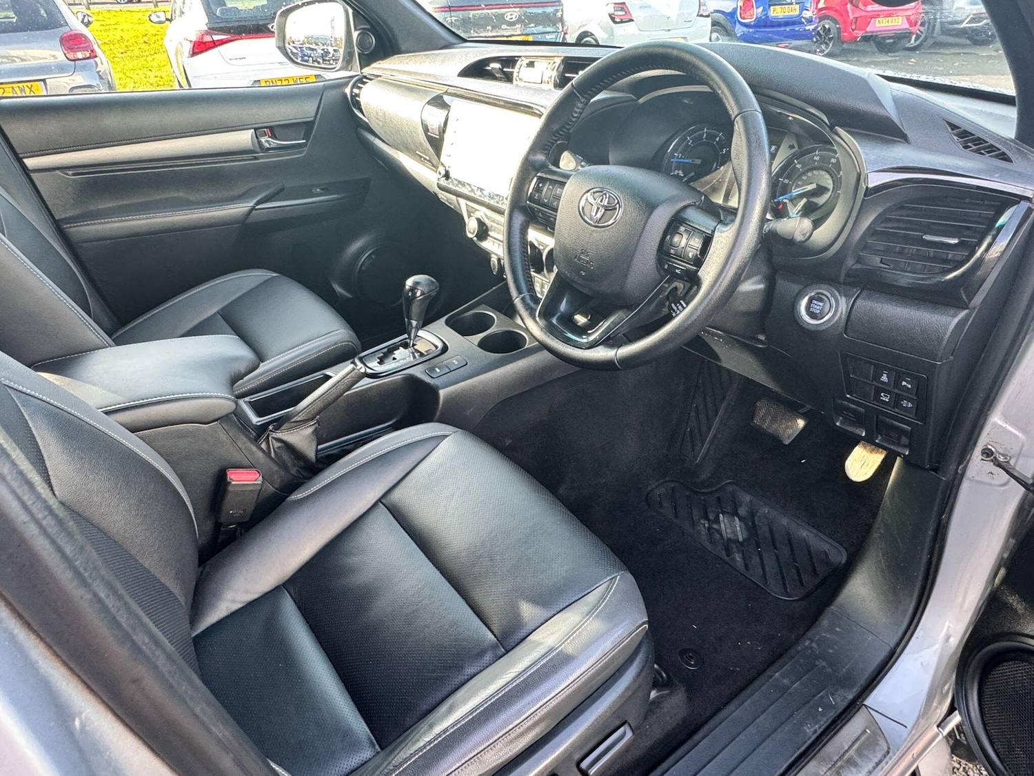 Used Toyota Hilux 2023 for sale - 76926529: Photo 11