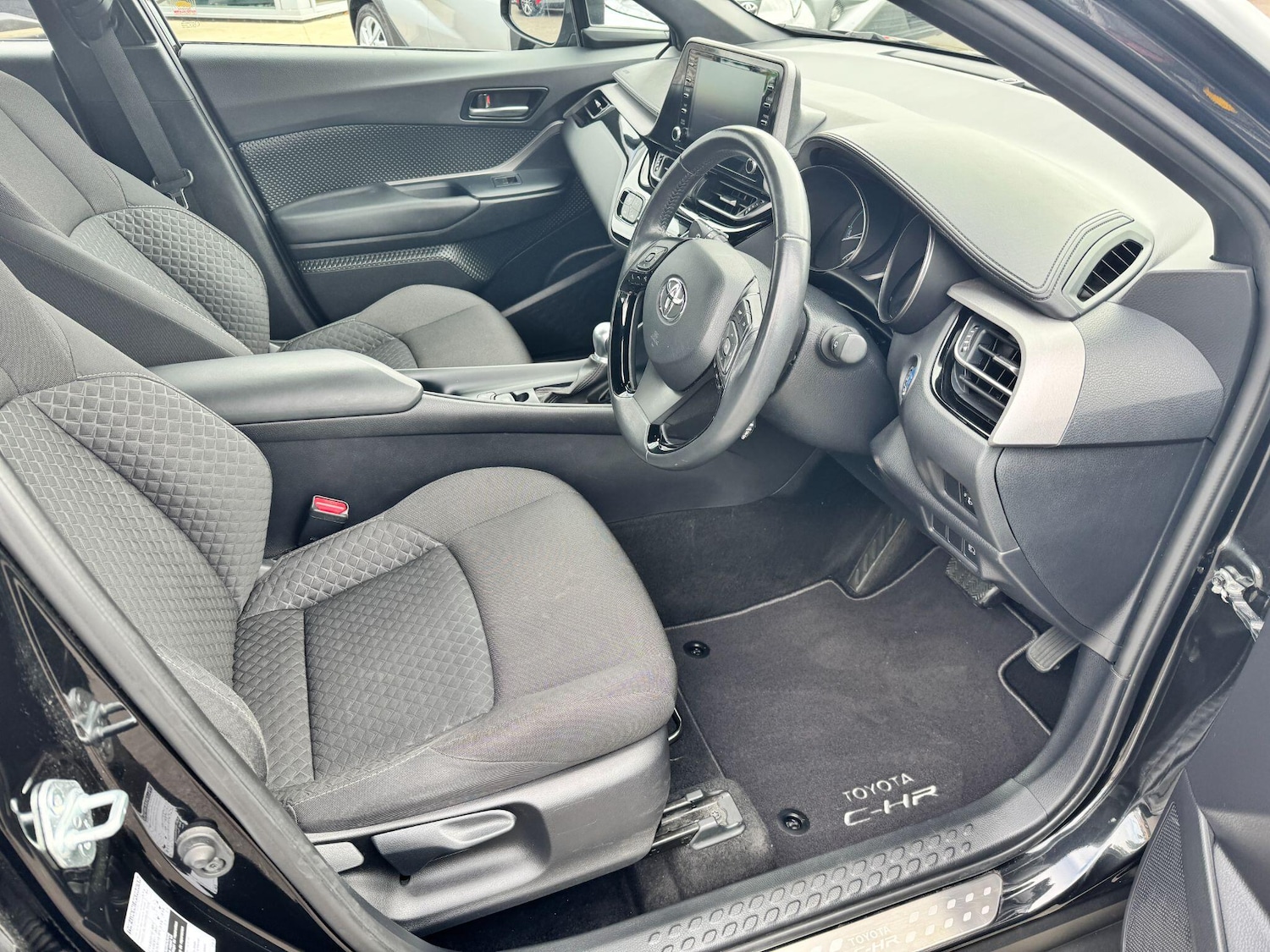 Used Toyota C-HR 2022 for sale - 77330893: Photo 11