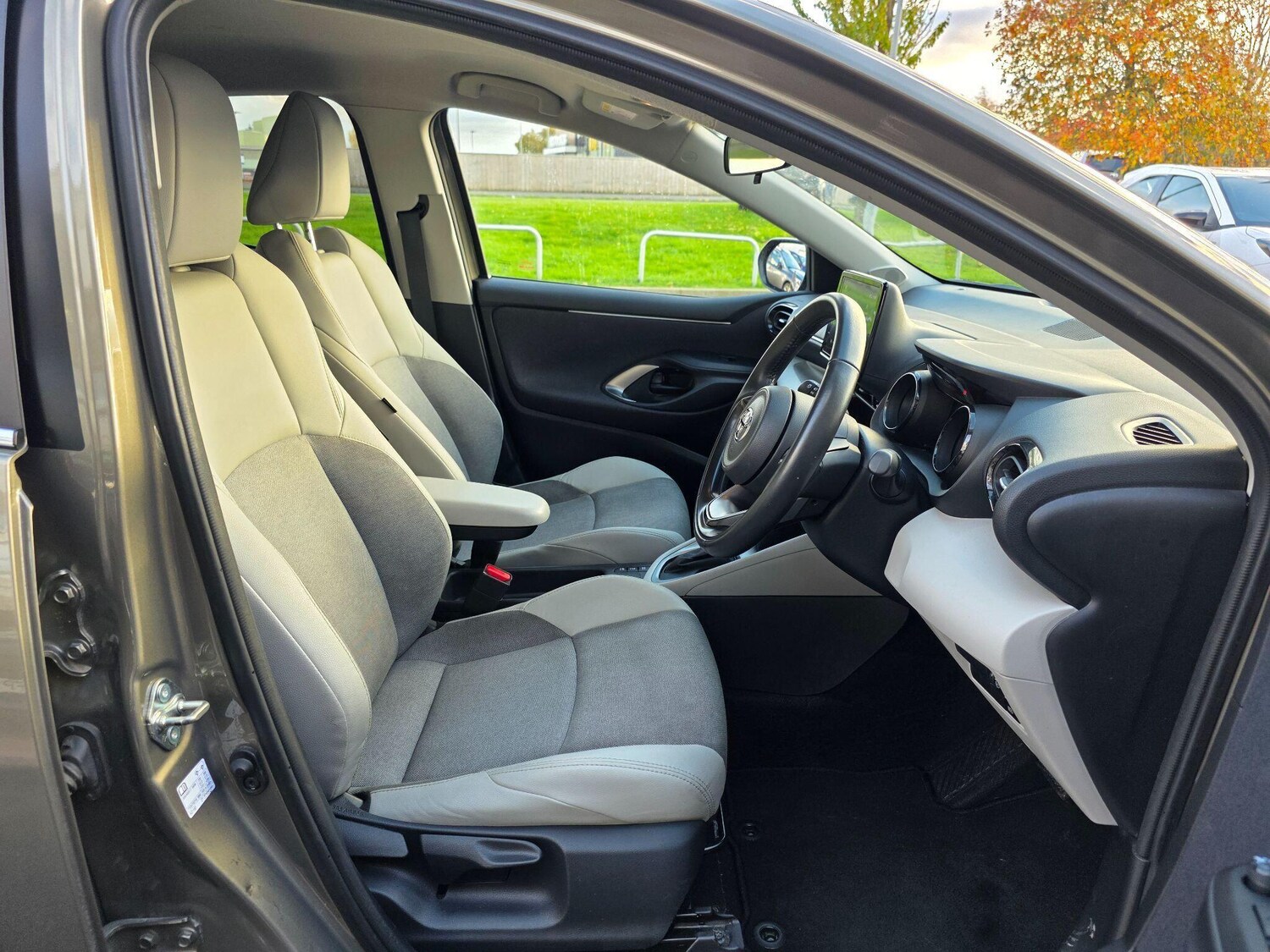 Used Toyota Yaris for sale - 77723513: Photo 11