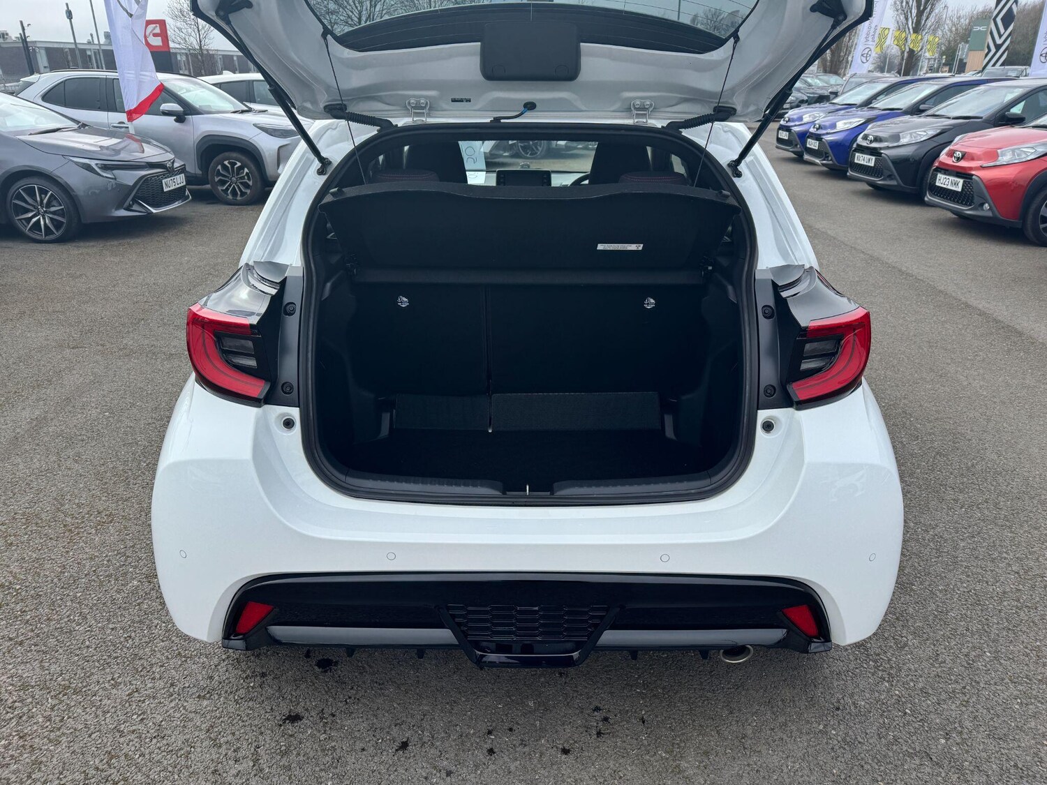 Used Toyota Yaris 2023 for sale - 77969893: Photo 10