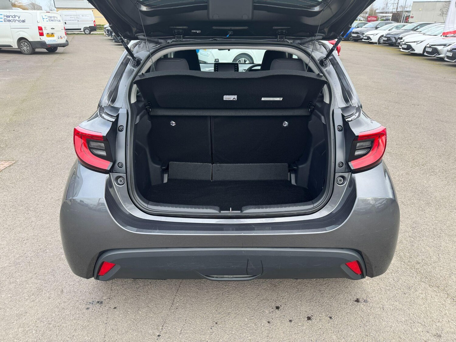 Used Toyota Yaris for sale - 77723425: Photo 10