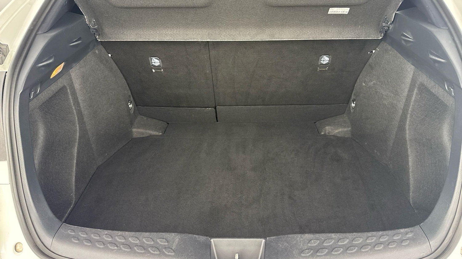 Used Toyota C-HR 2023 for sale - 78047418: Photo 10