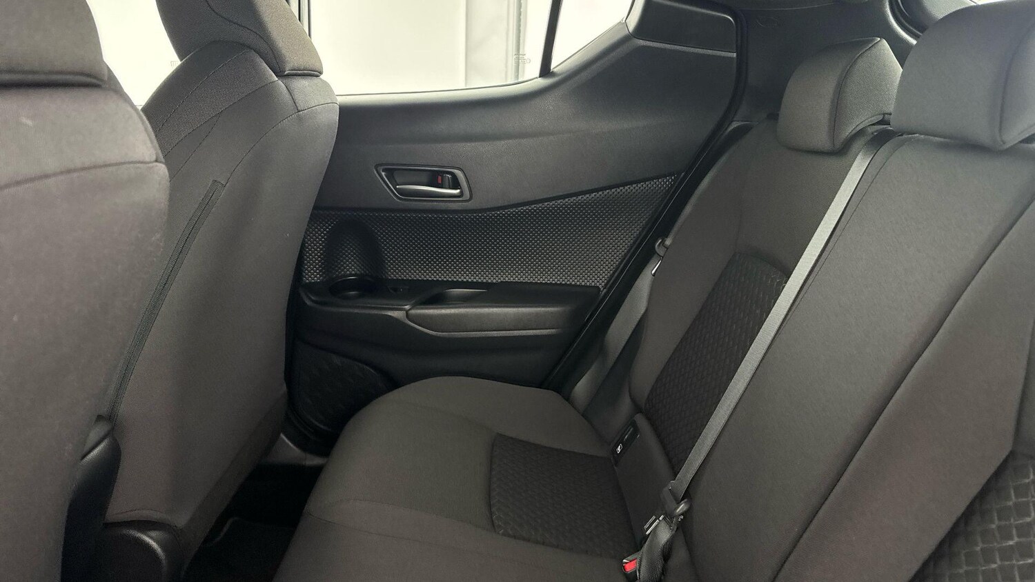 Used Toyota C-HR 2023 for sale - 78047418: Photo 19