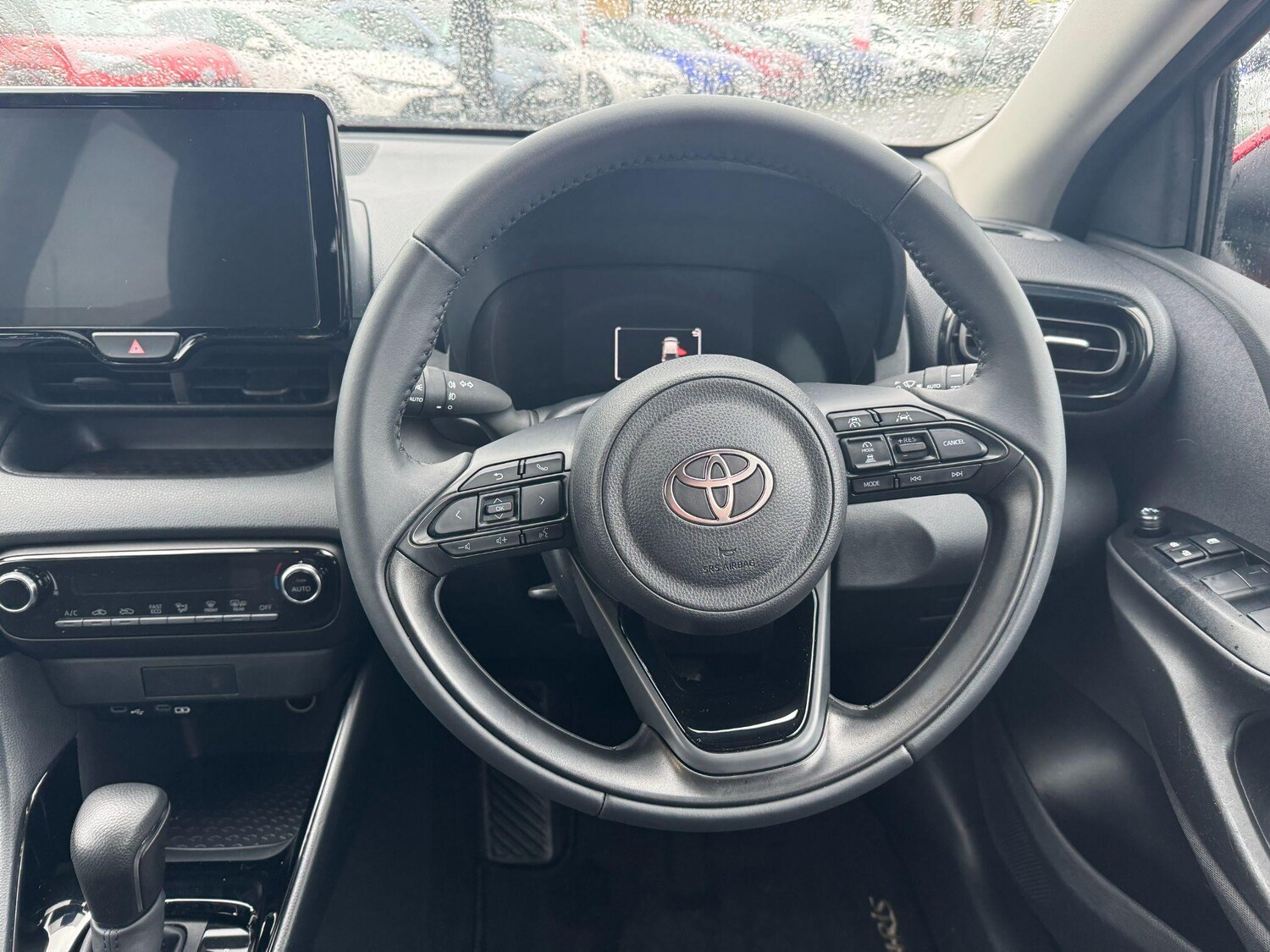 Used Toyota Yaris 2024 for sale - 77709940: Photo 17