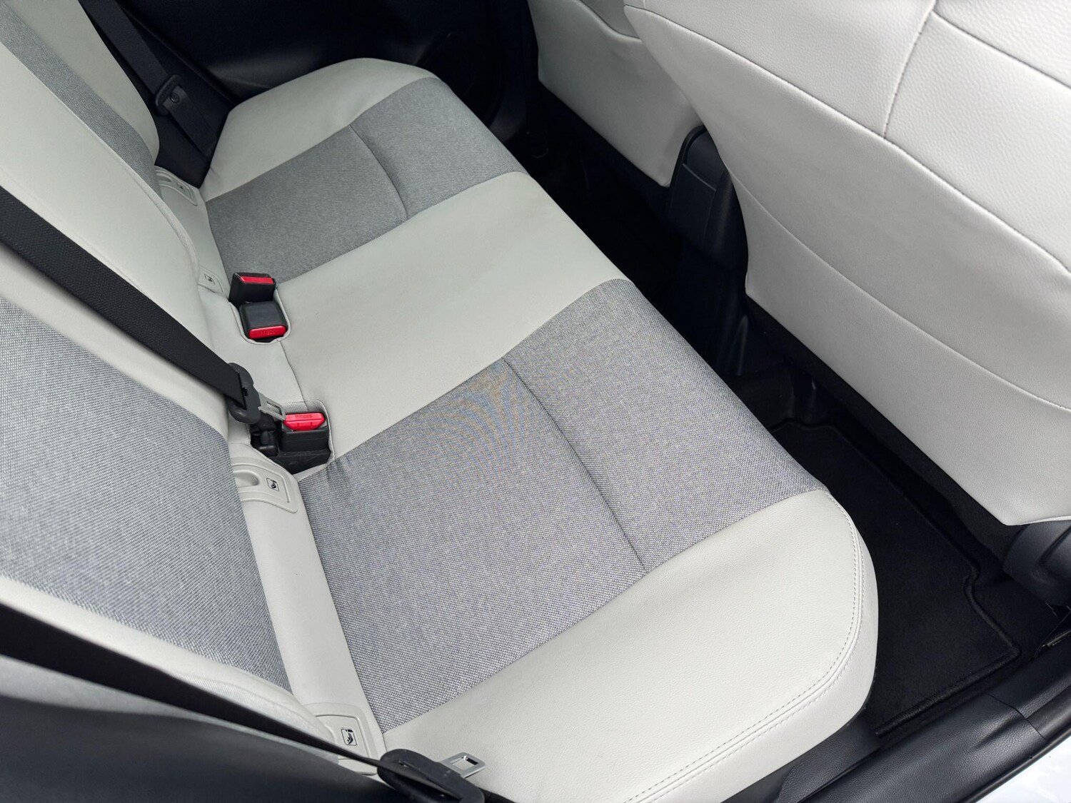 Used Toyota Yaris 2023 for sale - 77709802: Photo 12