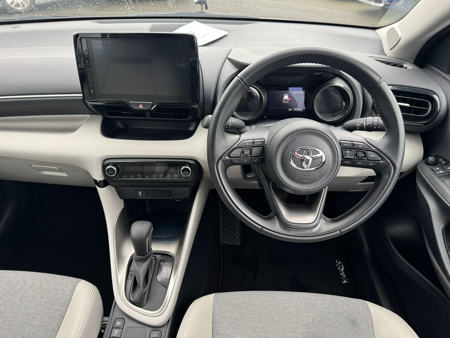 Used Toyota Yaris 2023 for sale - 77709802: Photo 15