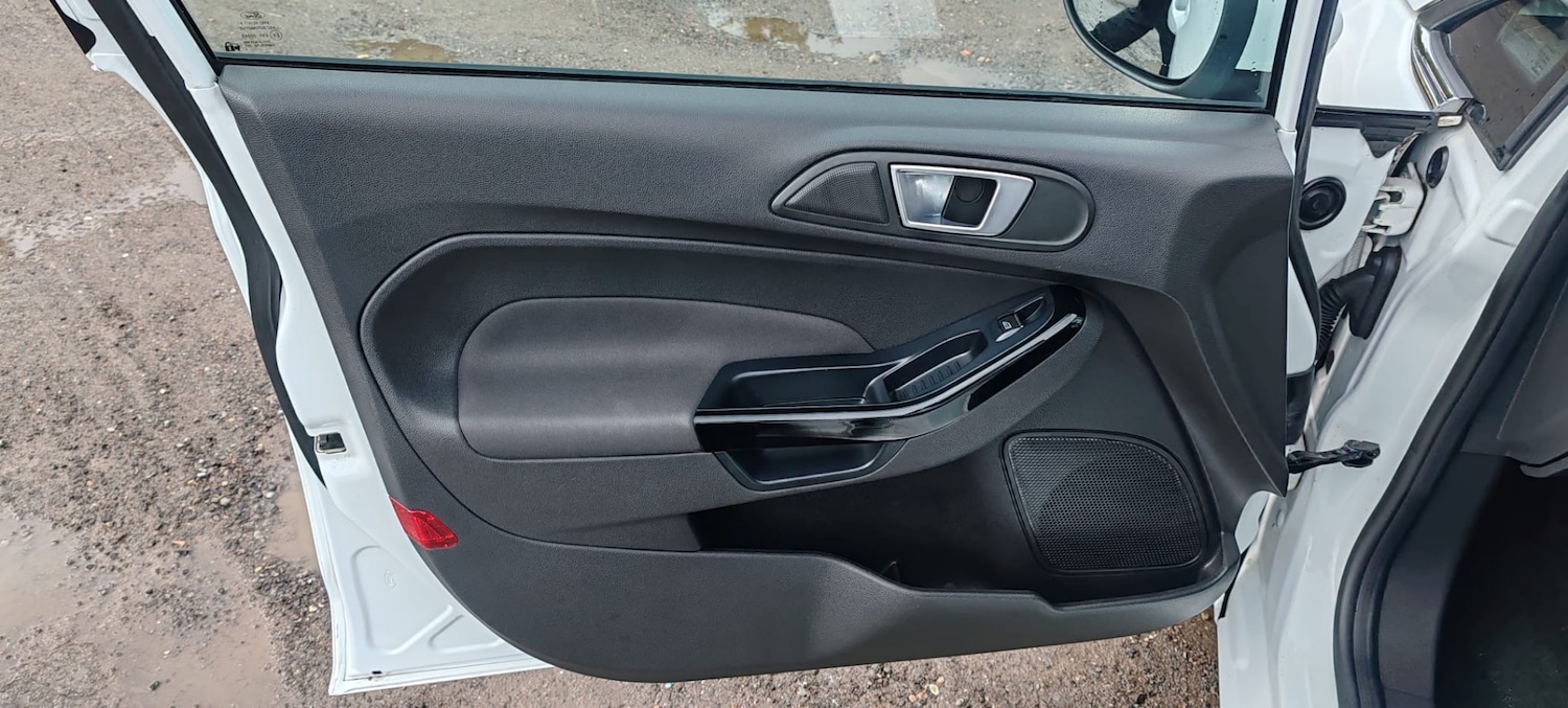 Used Ford Fiesta 2014 for sale - 76687103: Photo 10