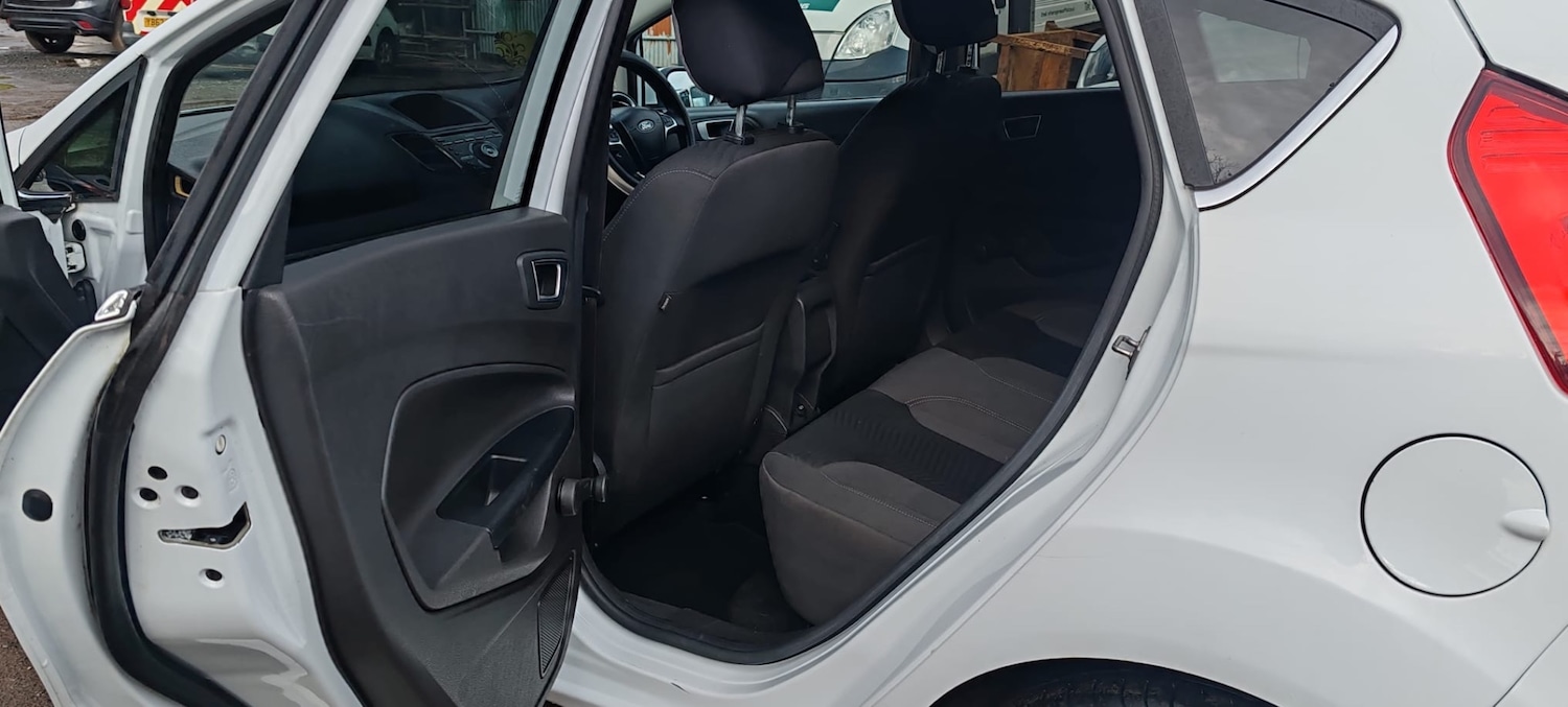 Used Ford Fiesta 2014 for sale - 76687103: Photo 13