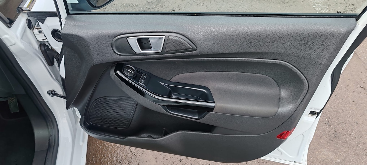 Used Ford Fiesta 2014 for sale - 76687103: Photo 16