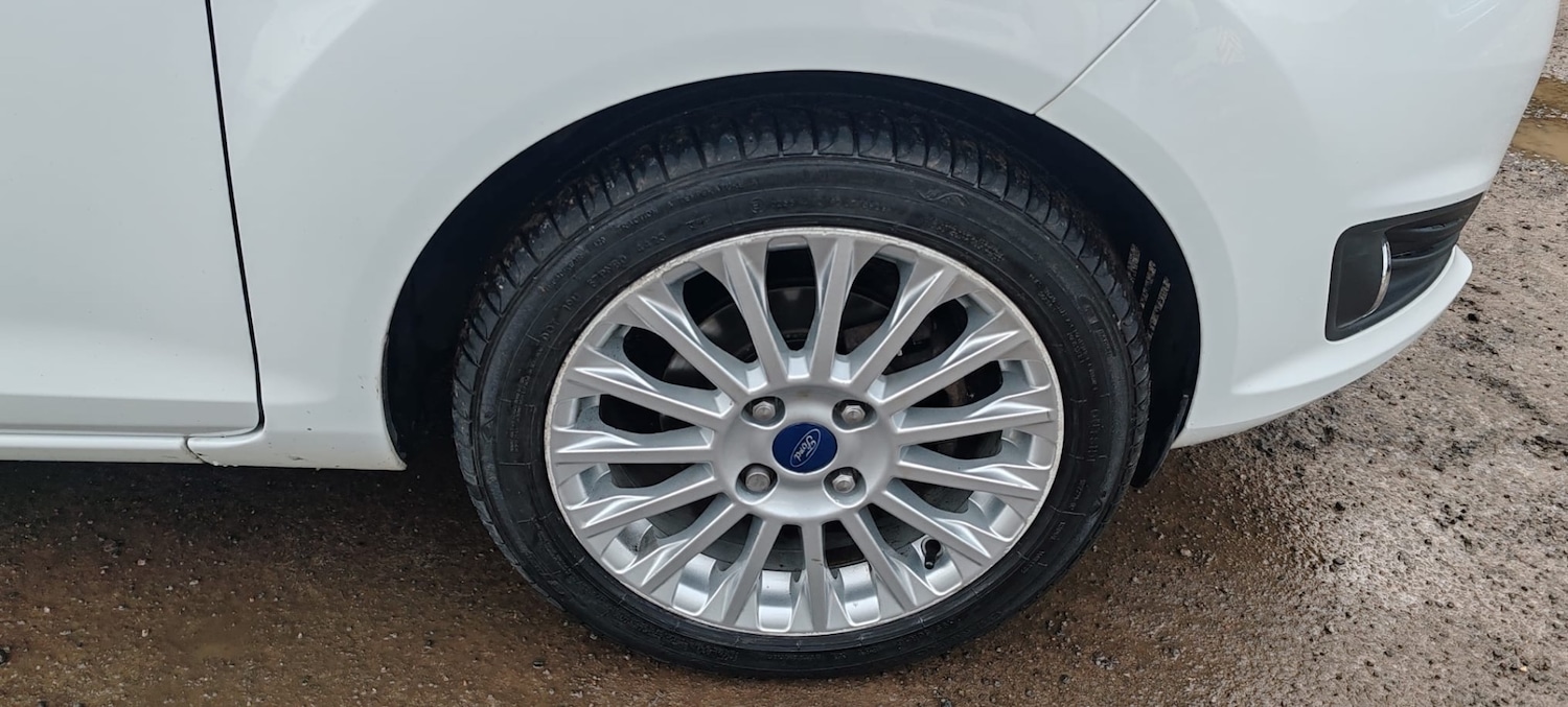 Used Ford Fiesta 2014 for sale - 76687103: Photo 18